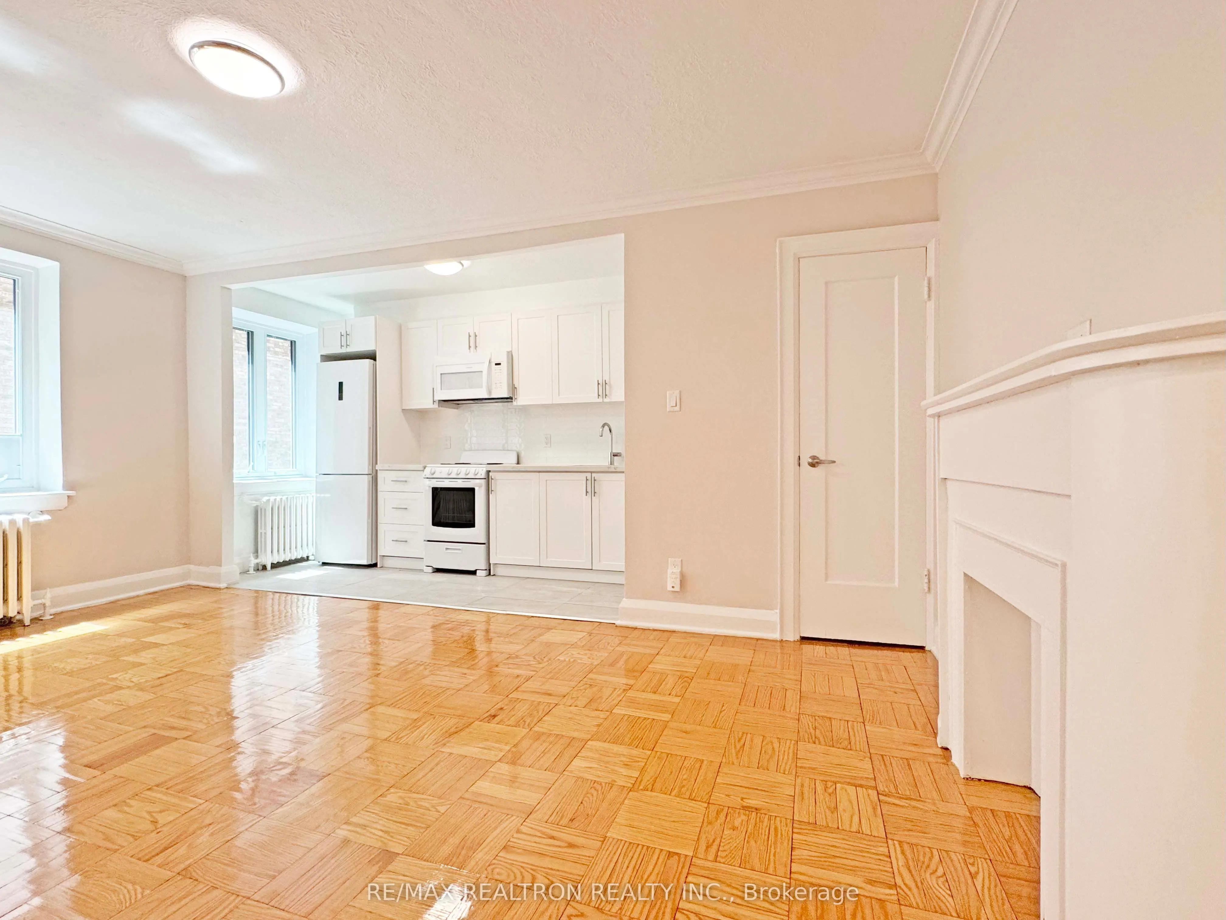 396 Avenue Road, #512
