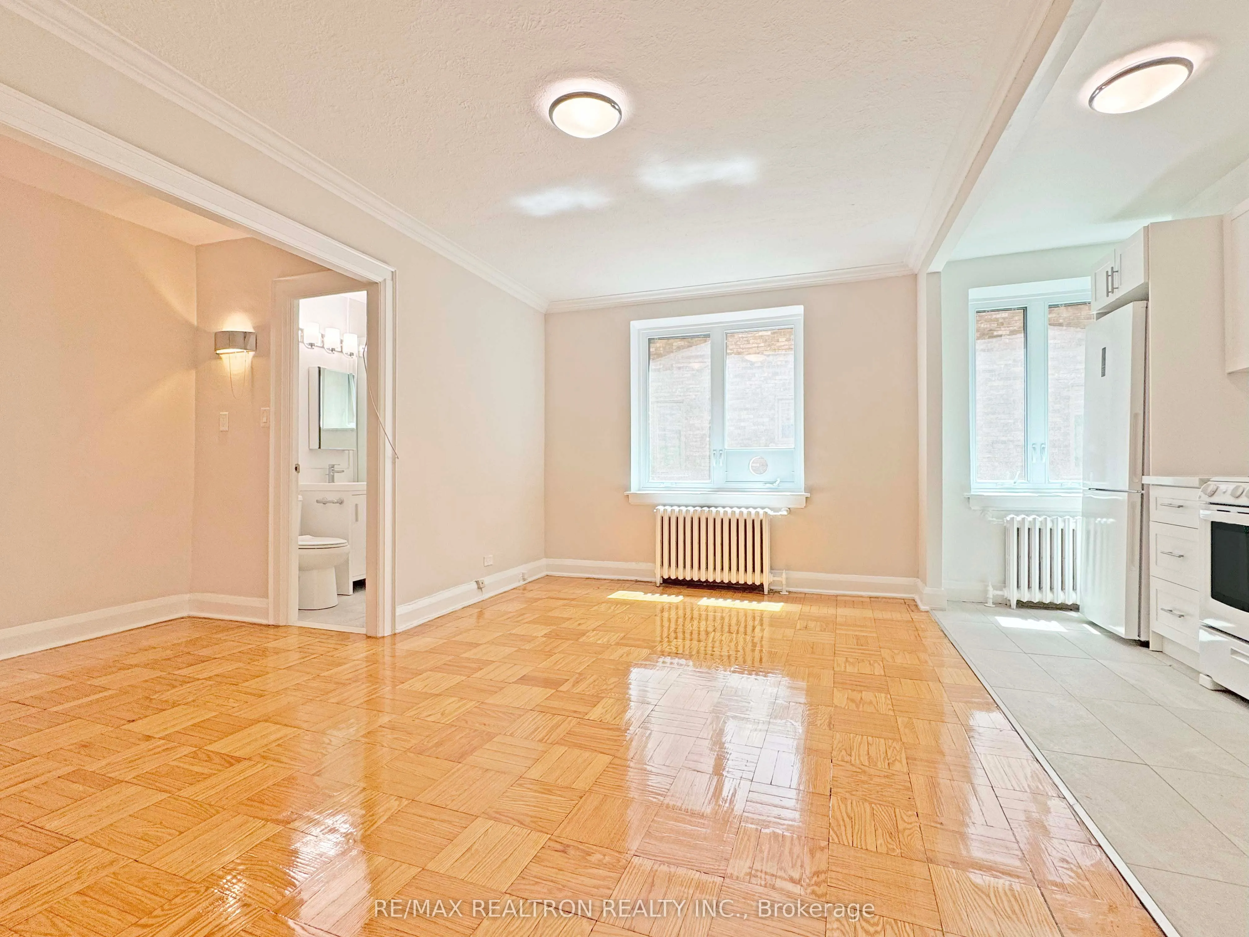 396 Avenue Road, #512