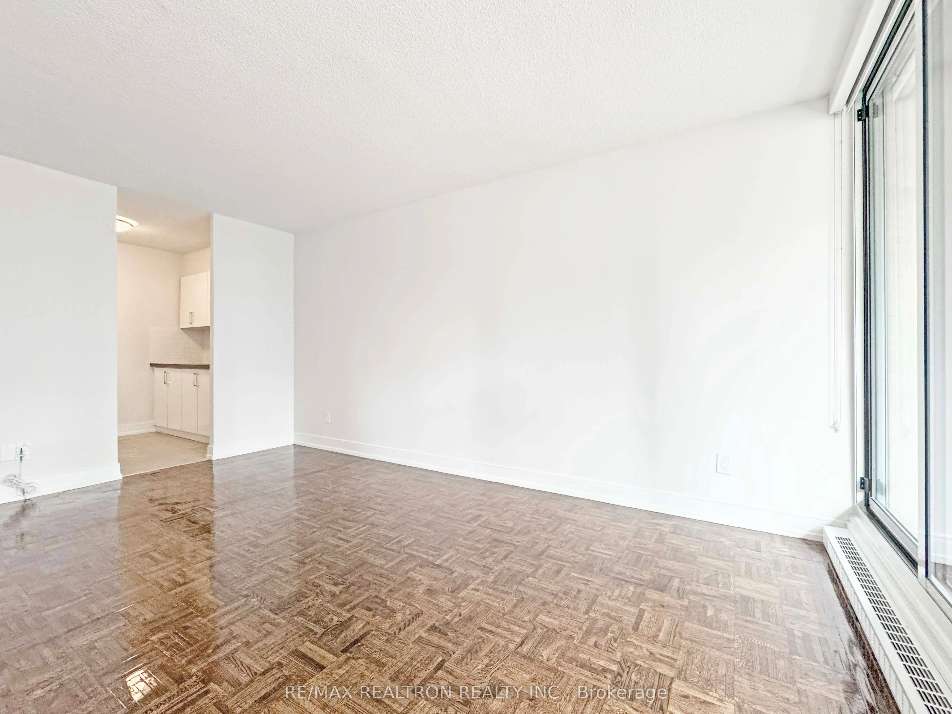 33 Isabella Street, #1609
