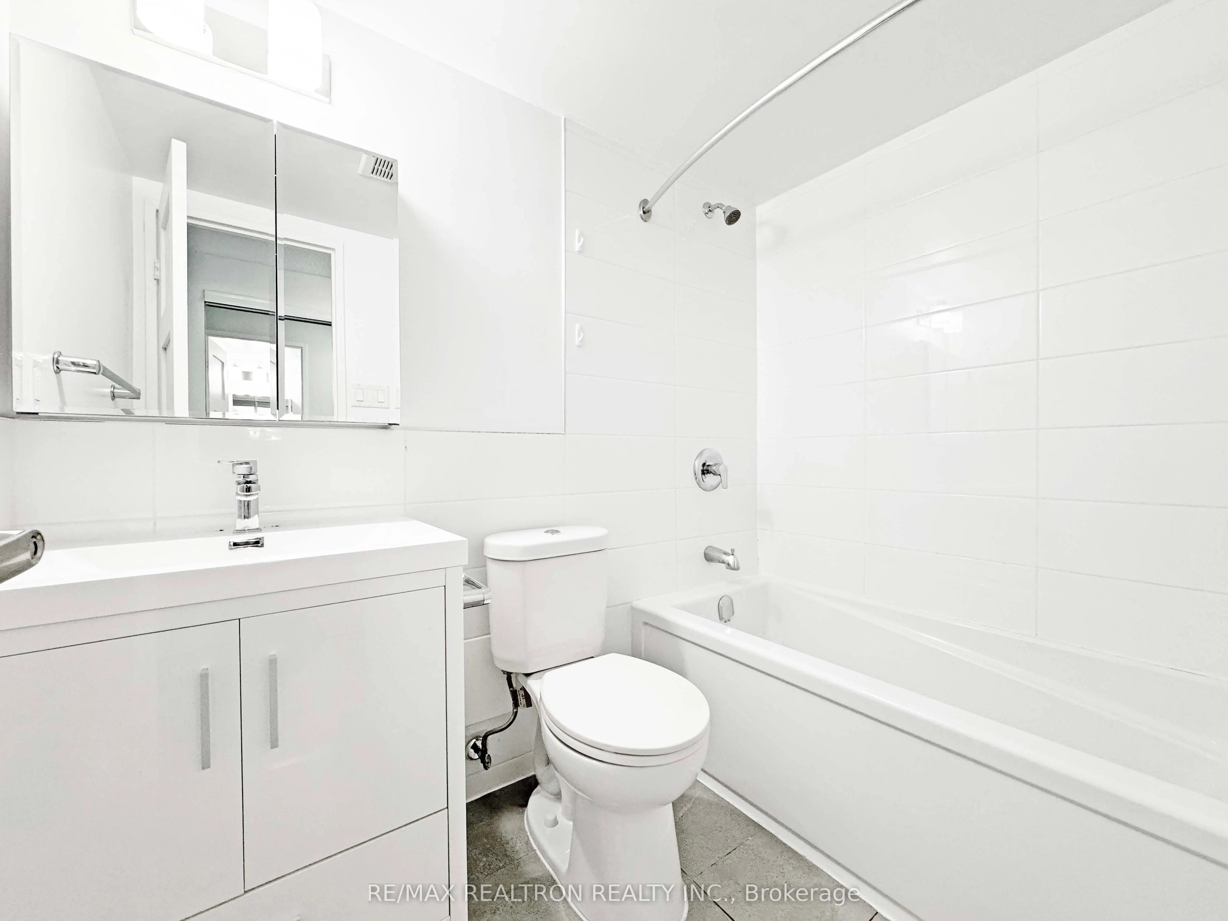 33 Isabella Street, #1609