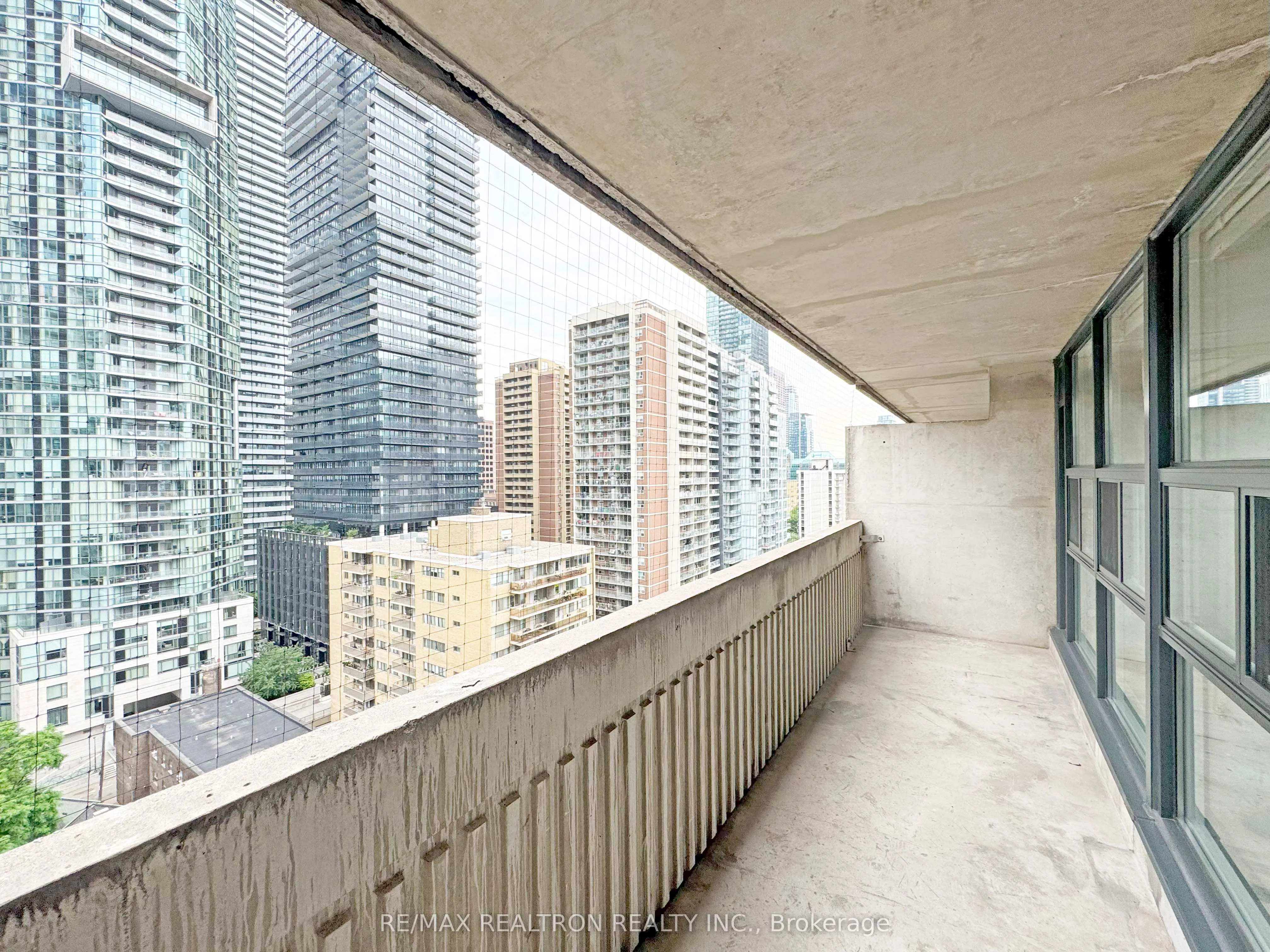 33 Isabella Street, #1609