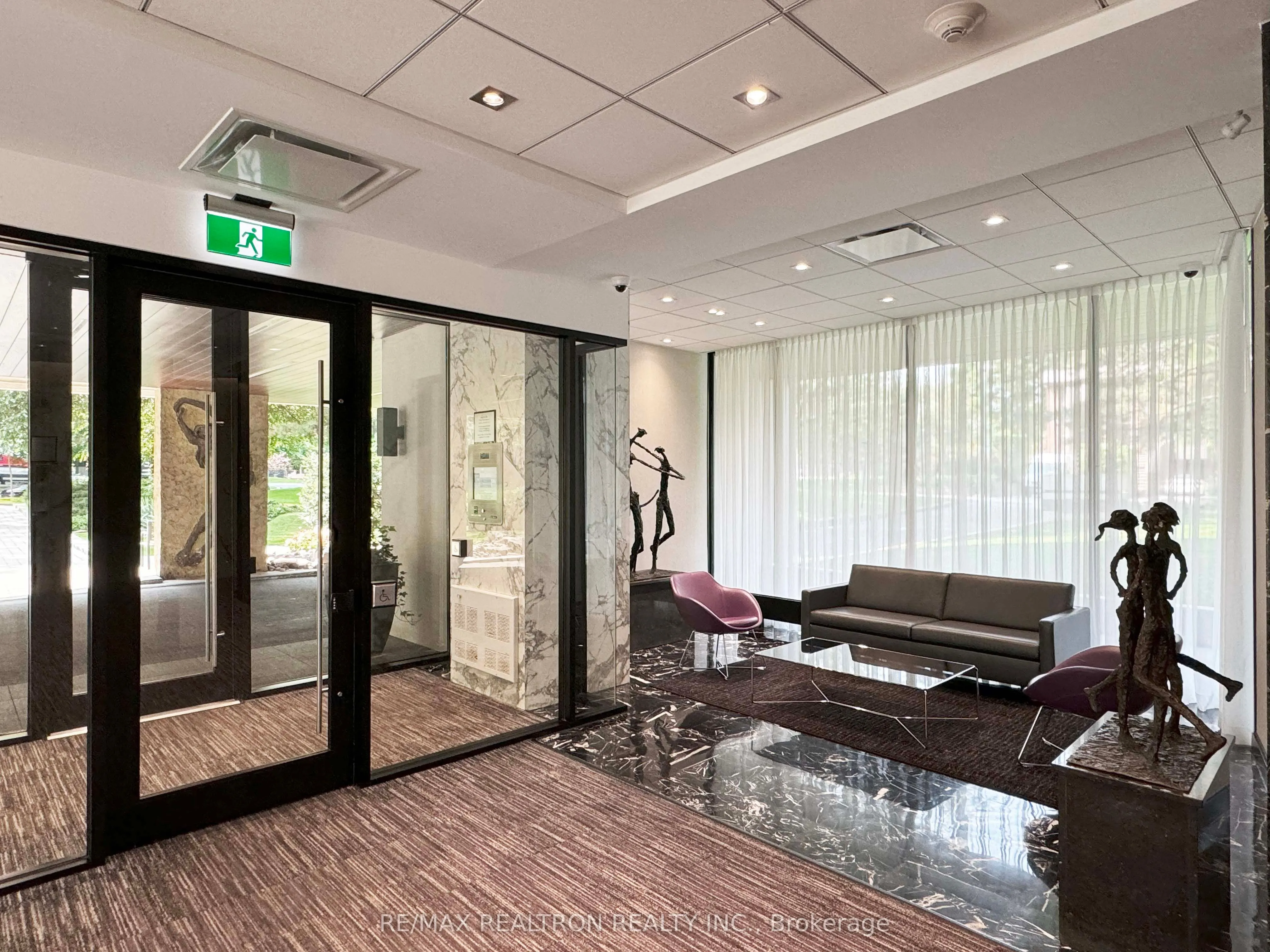 9 Deer Park Crescent, #1706