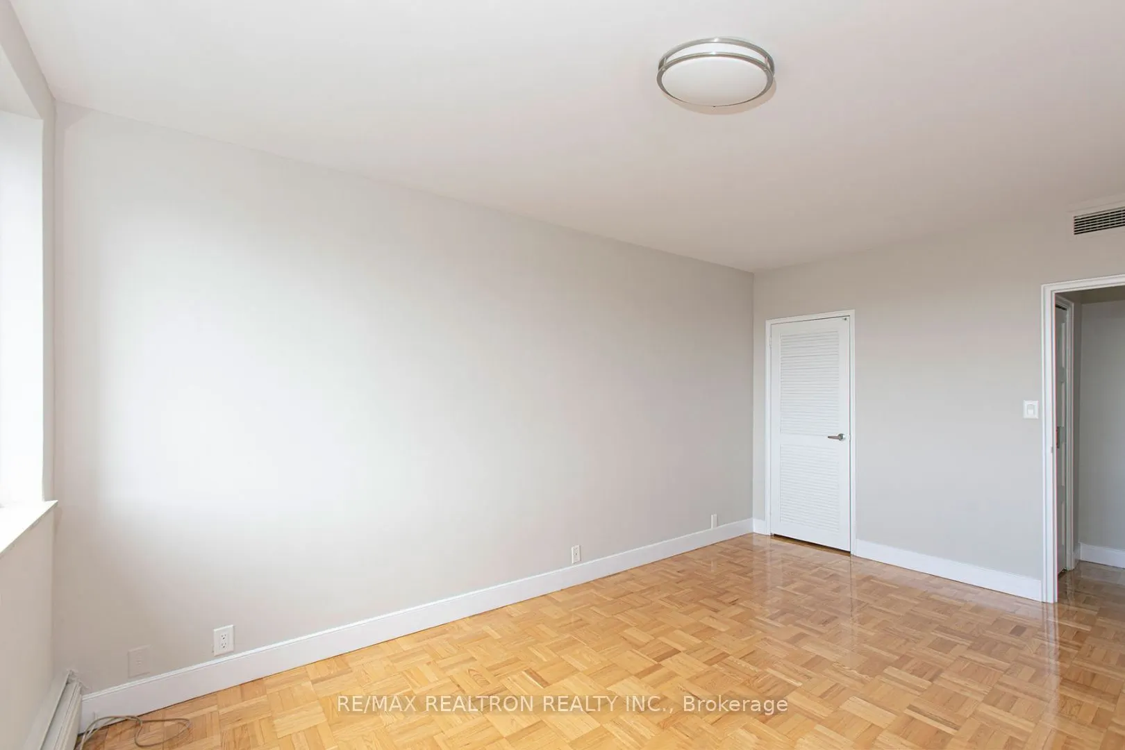 9 Deer Park Crescent, #1706