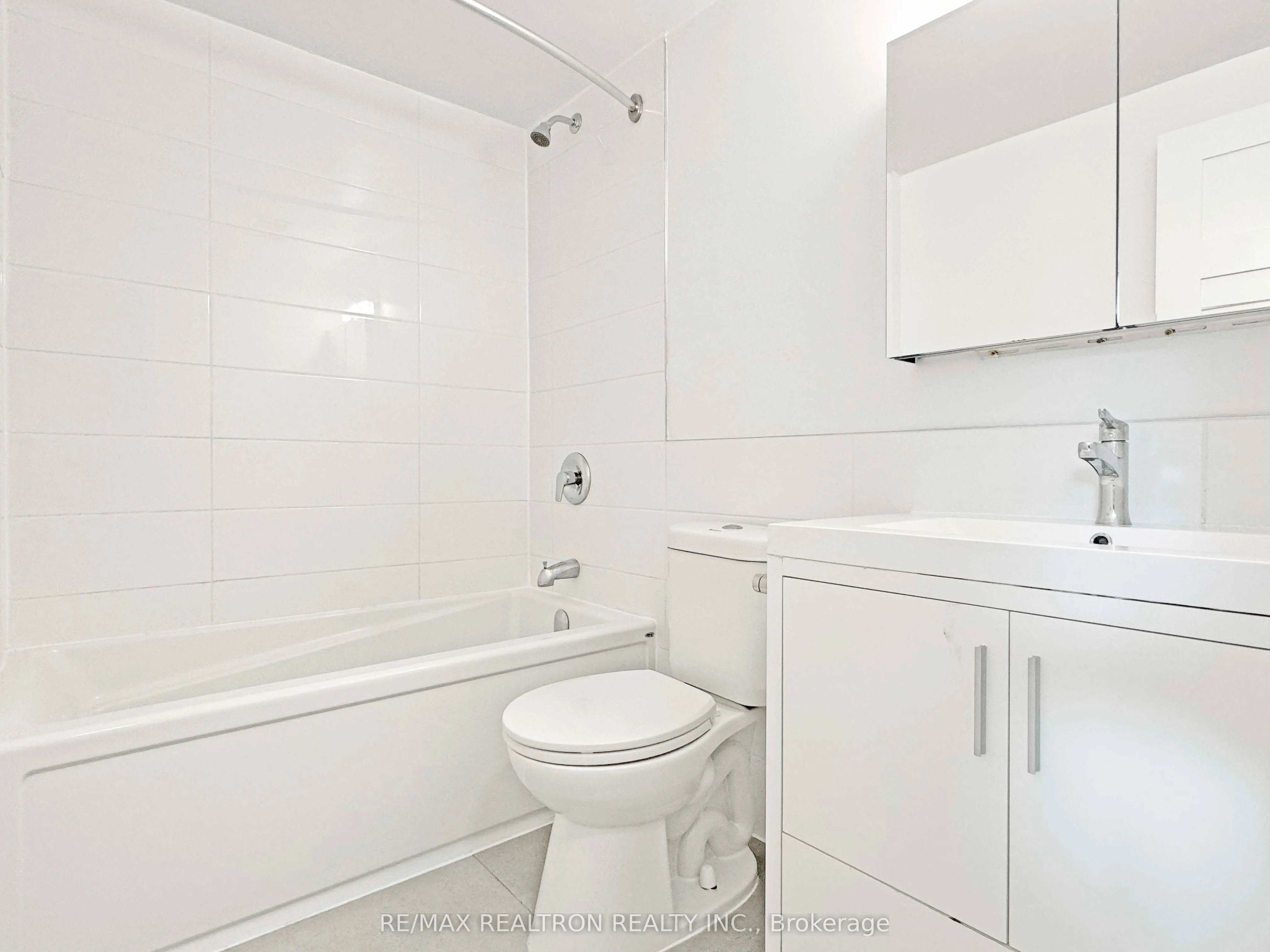 10 Shallmar Boulevard, #206
