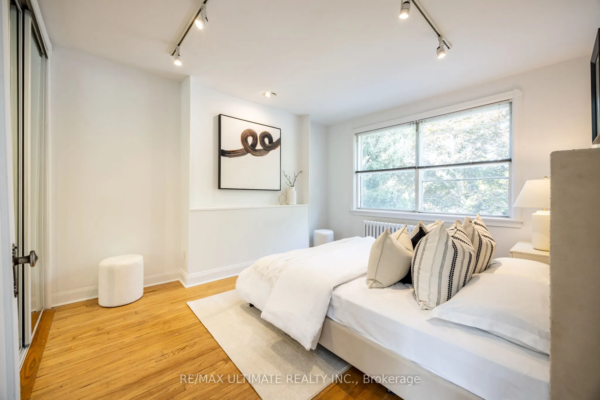 221 Donlea Drive