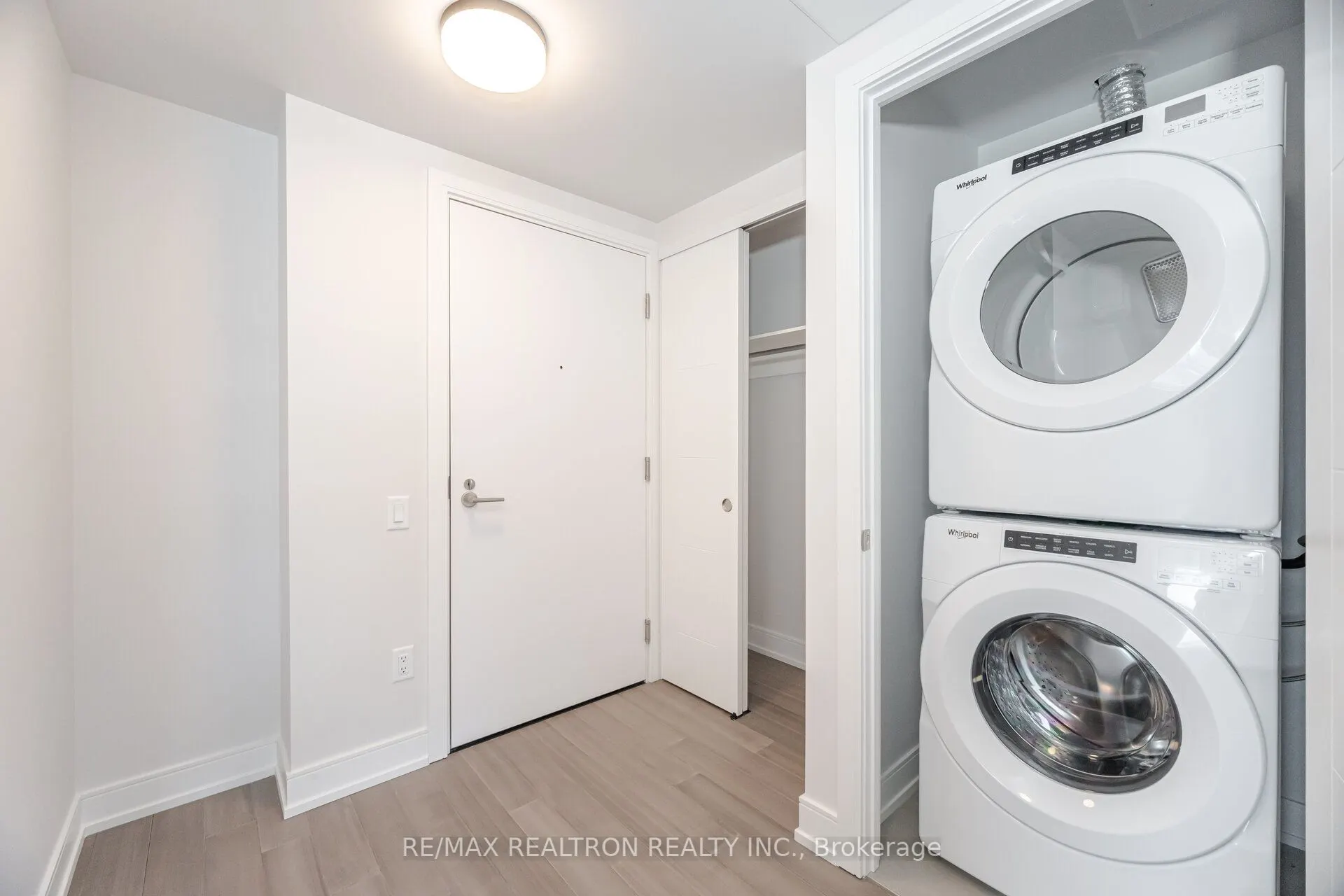 664 Spadina Avenue, #510
