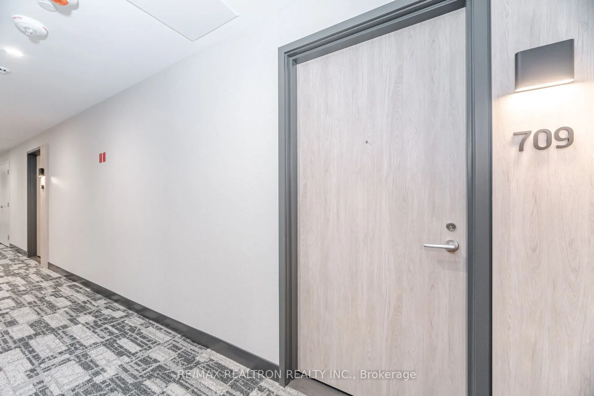 664 Spadina Avenue, #510