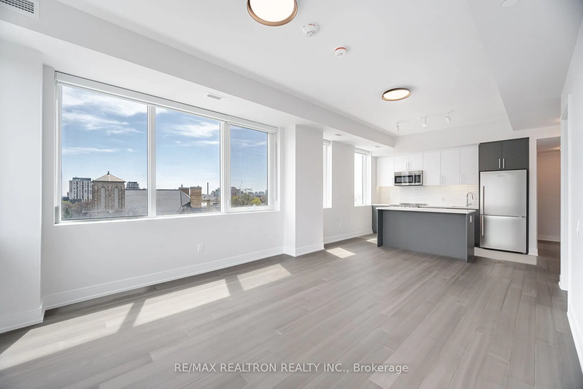 664 Spadina Avenue, #510