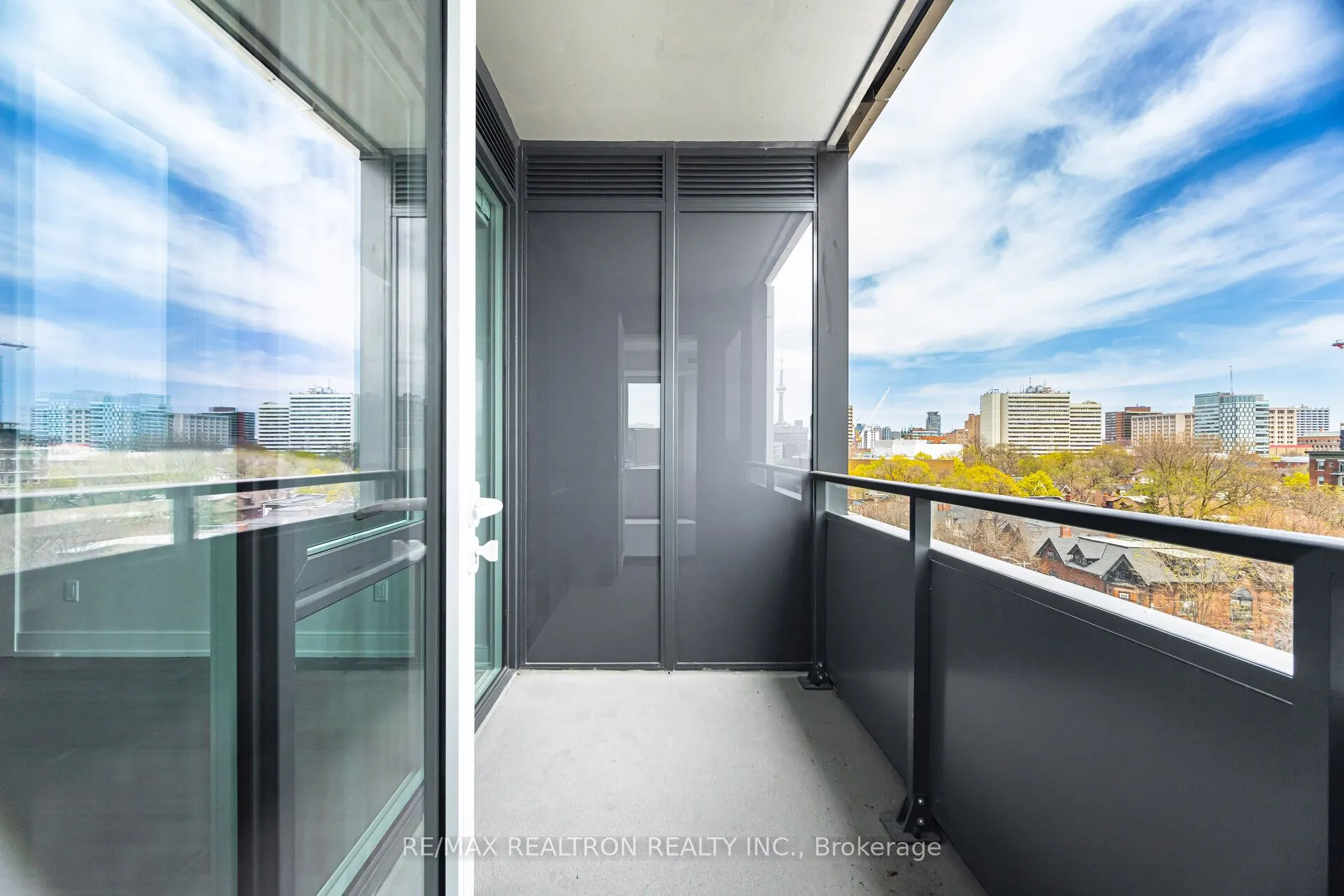 664 Spadina Avenue, #510