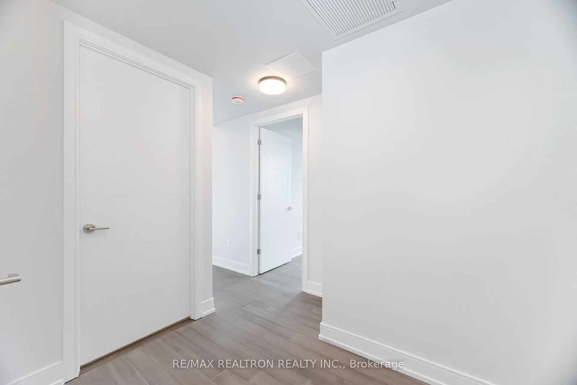 664 Spadina Avenue, #510