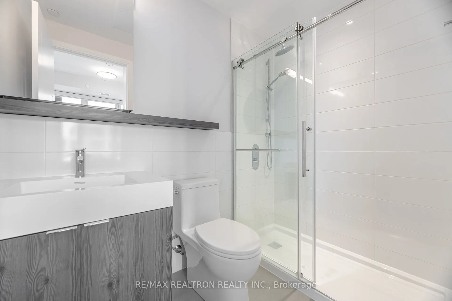 664 Spadina Avenue, #510