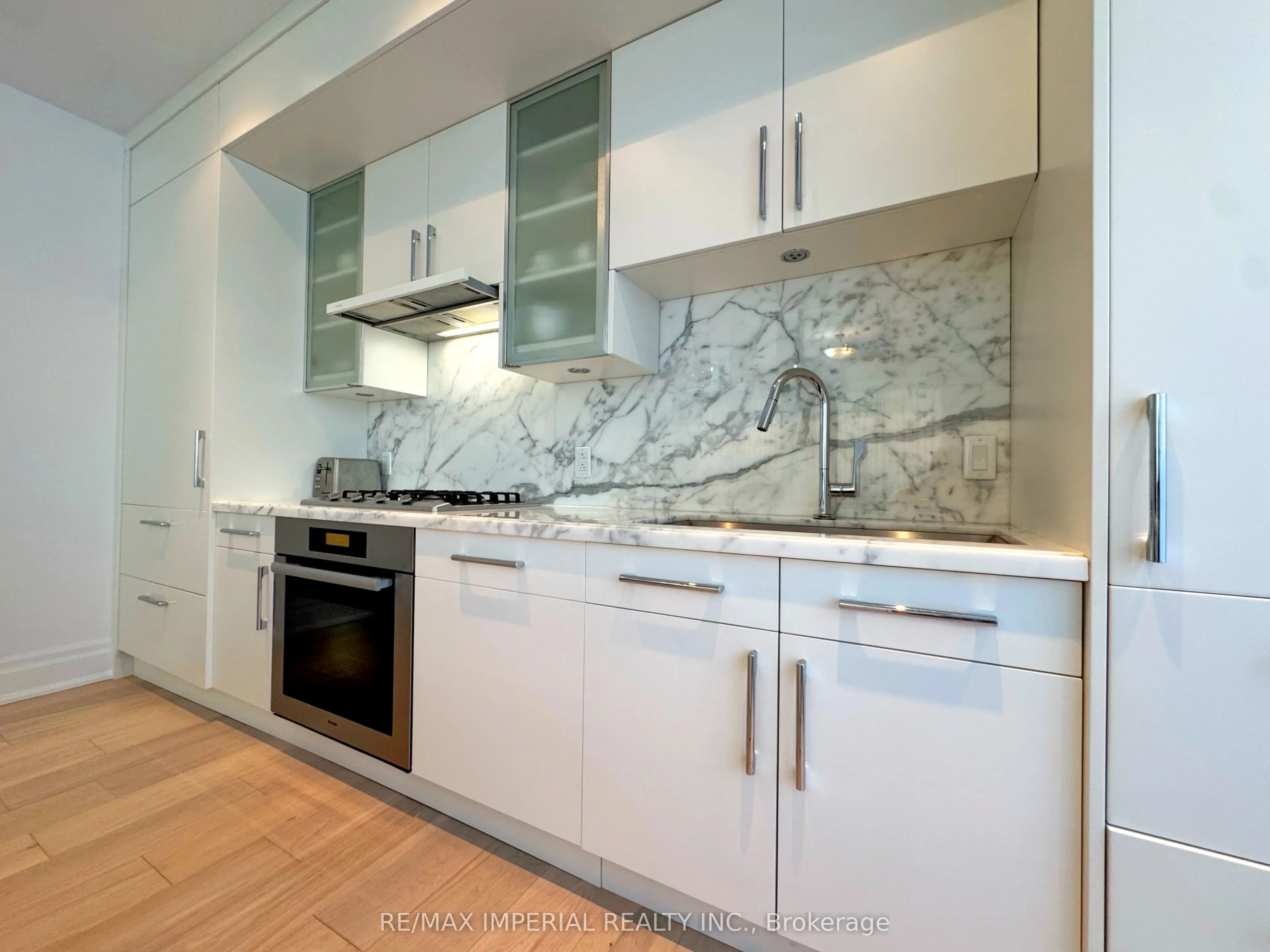 55 Scollard Street, #402