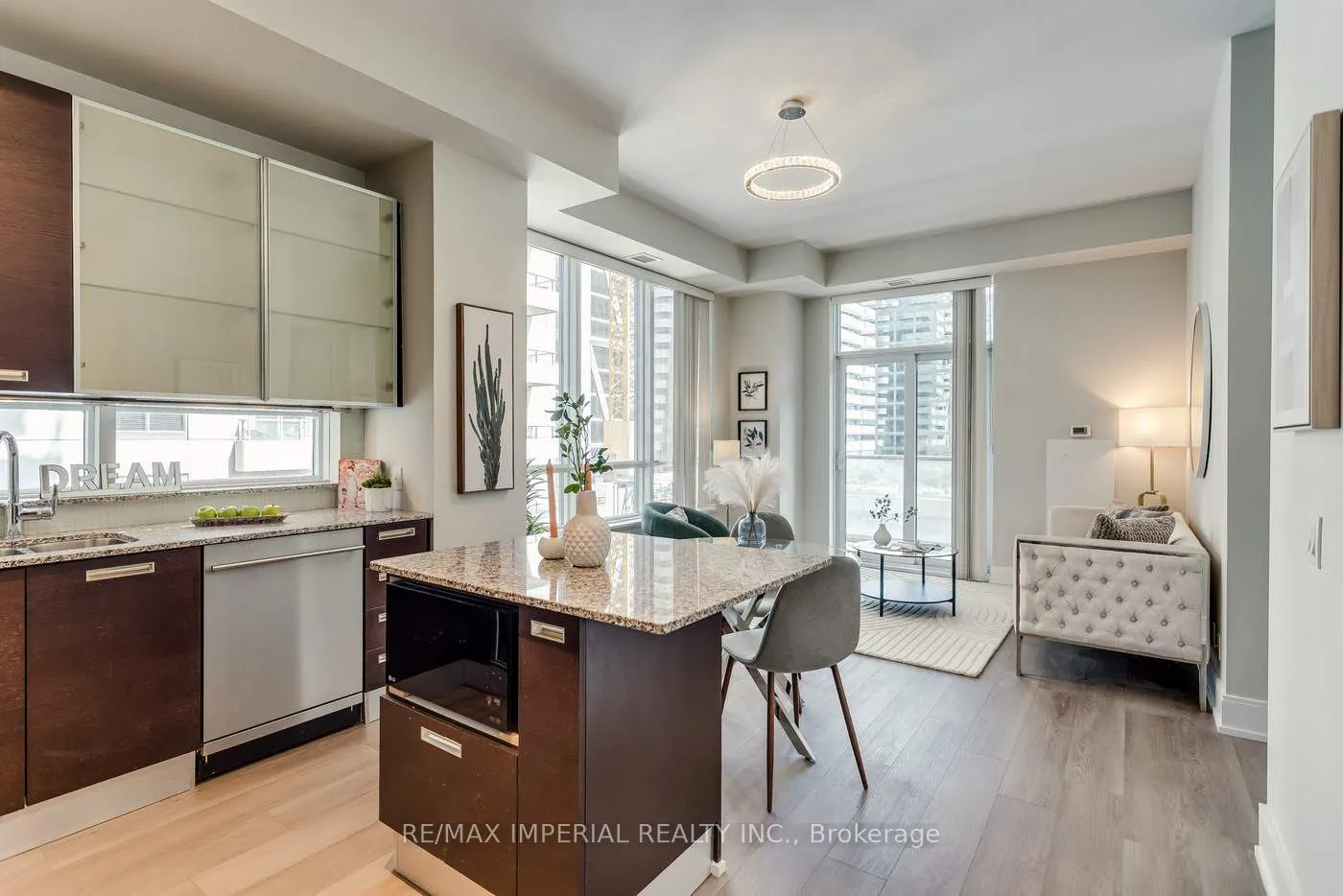 21 Balmuto Street, #1101