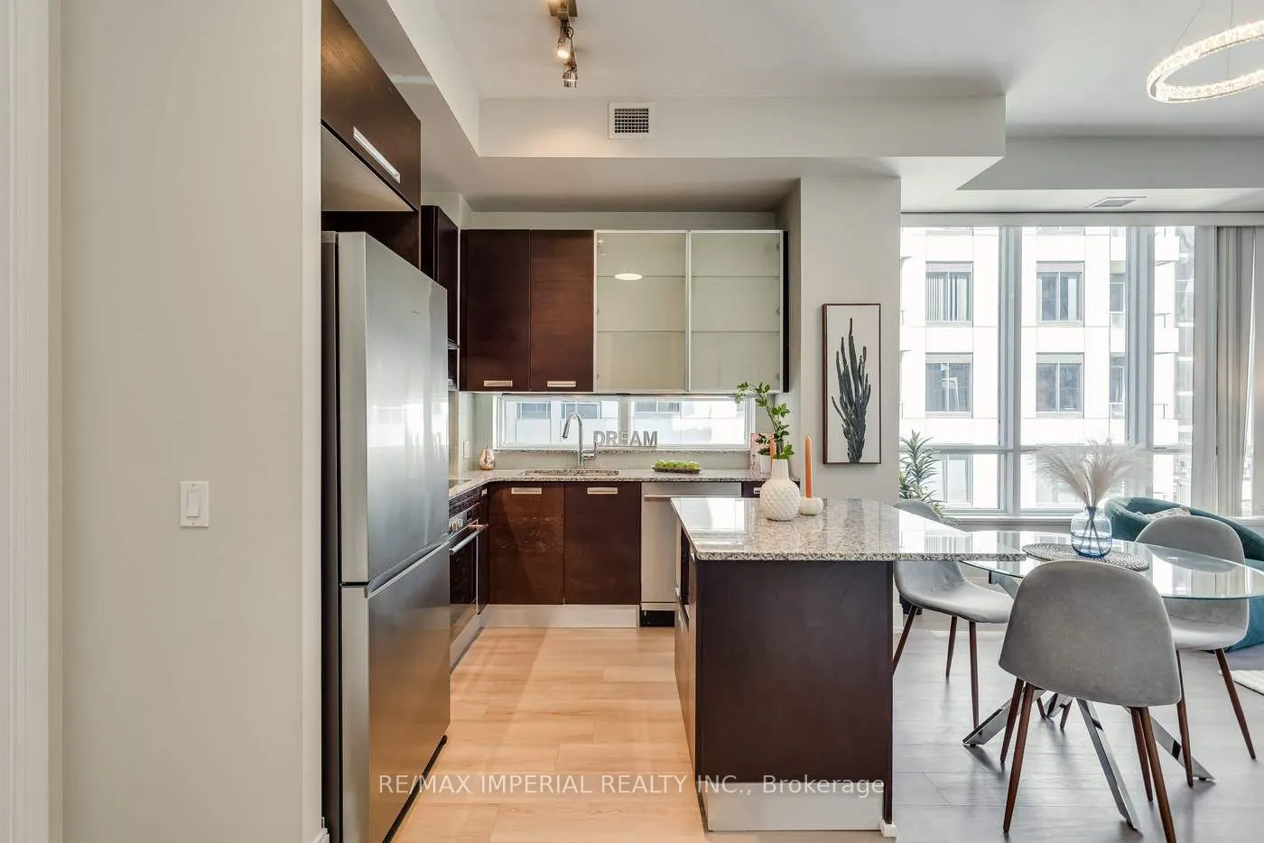 21 Balmuto Street, #1101