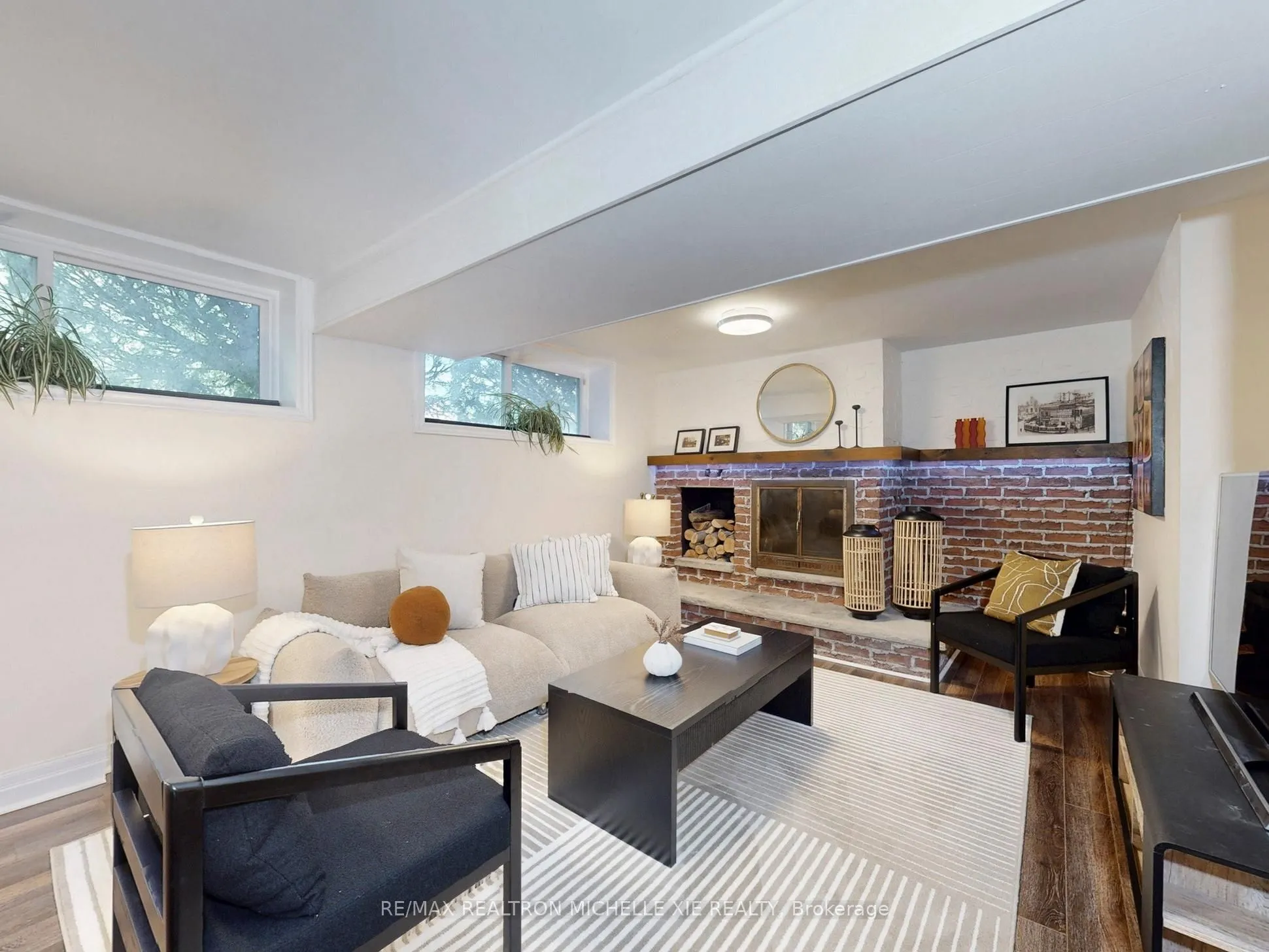 12 Addison Crescent