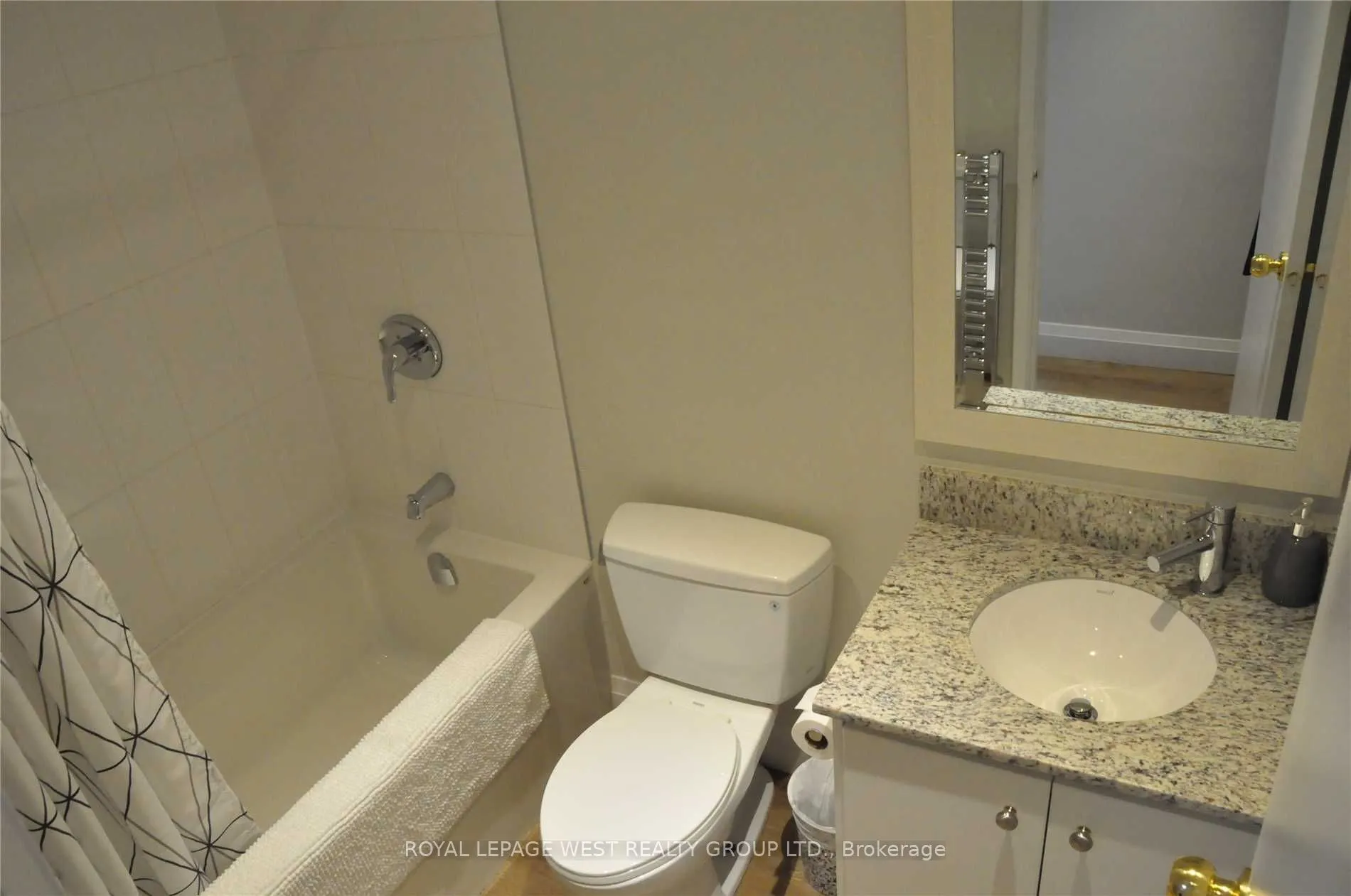 1453 Dundas Street W, ##1, 2 Flr