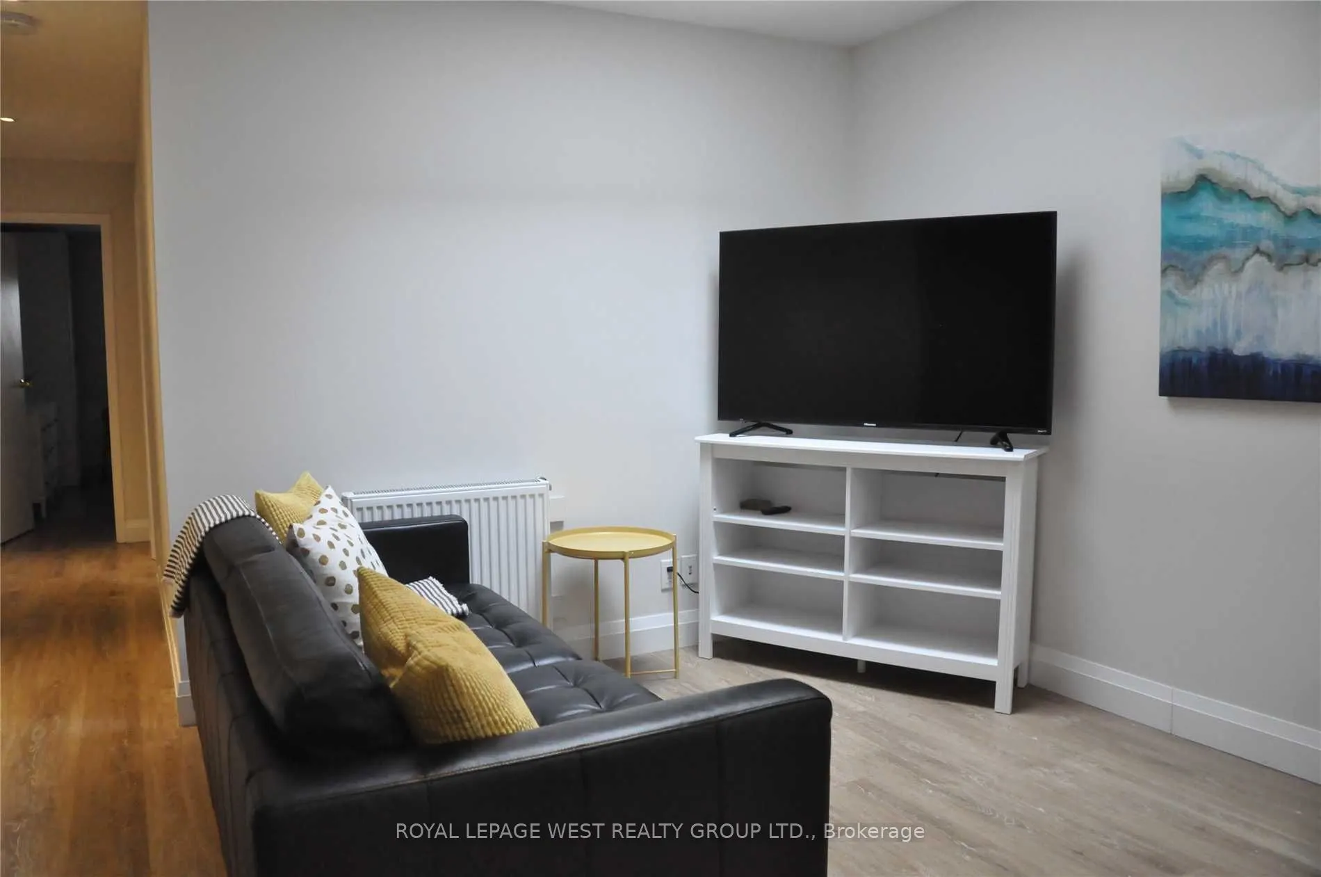 1453 Dundas Street W, ##1, 2 Flr