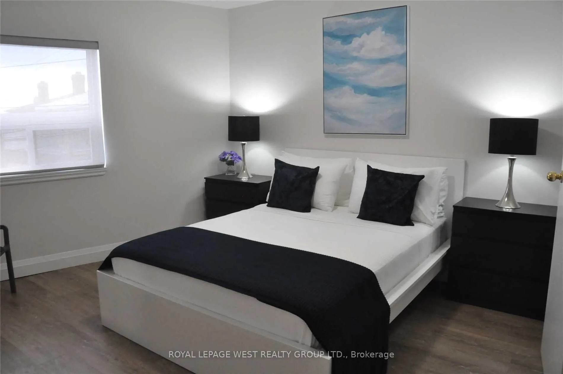 1453 Dundas Street W, ##1, 2 Flr