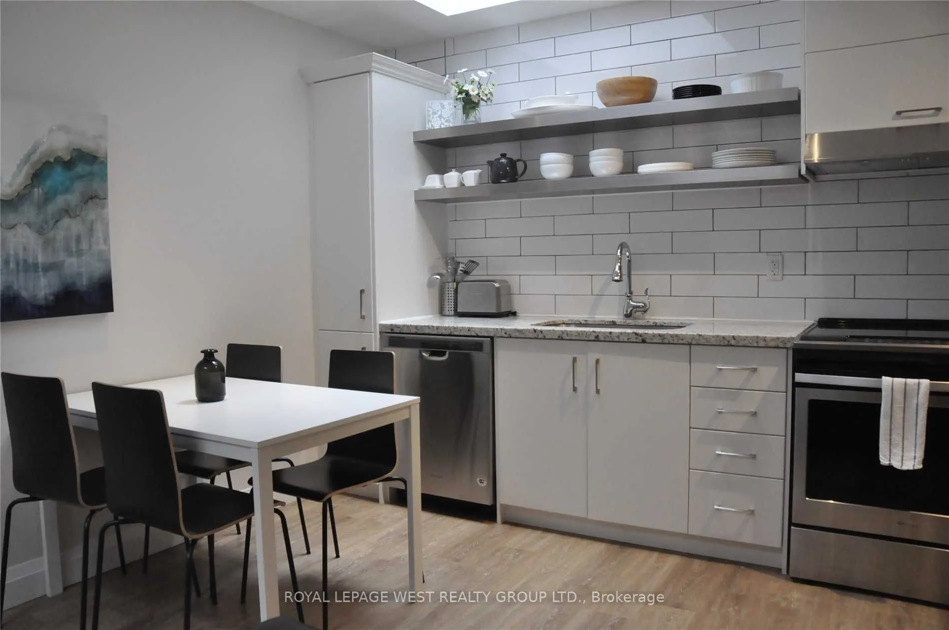 1453 Dundas Street W, ##1, 2 Flr