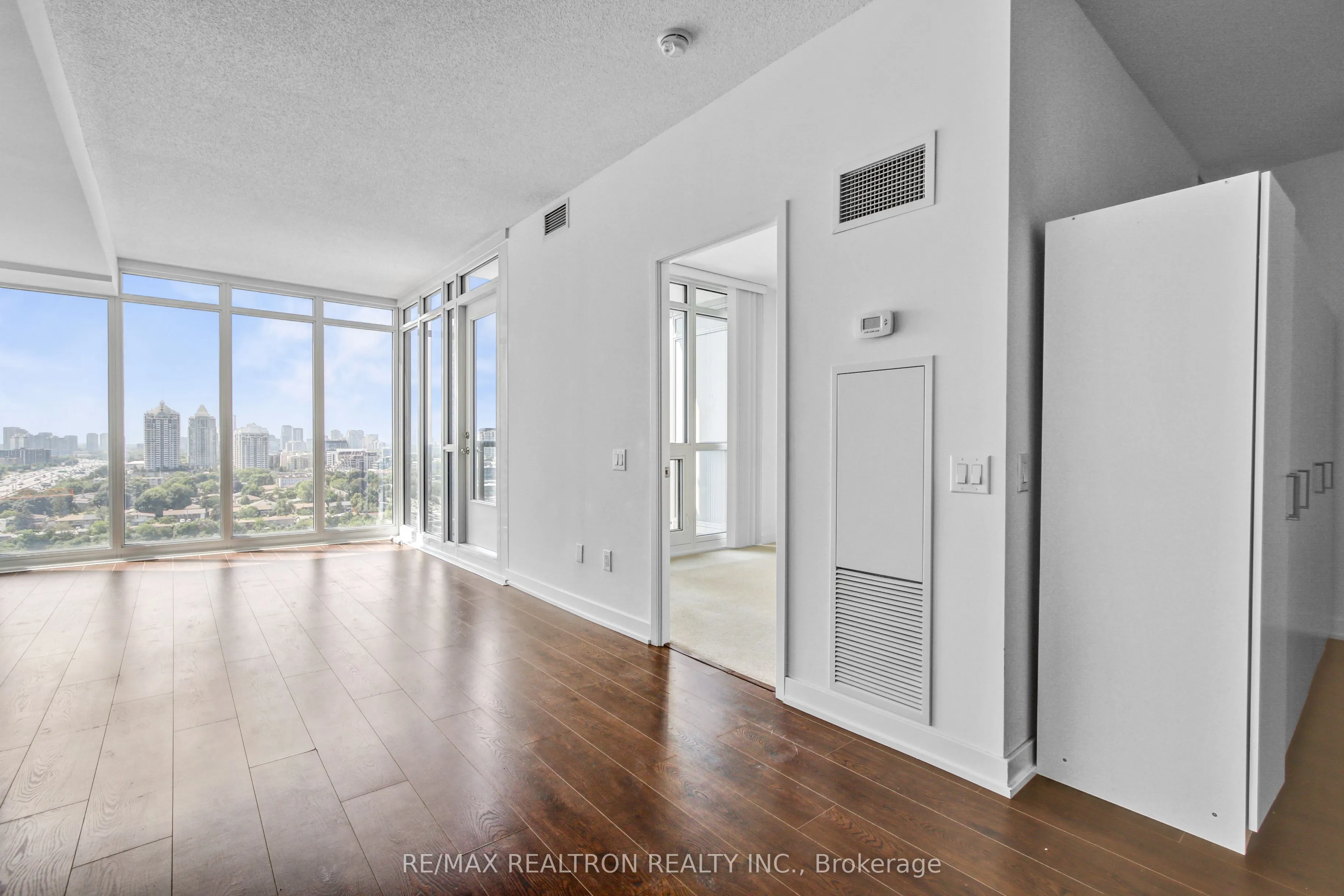 121 Mcmahon Drive, #2815