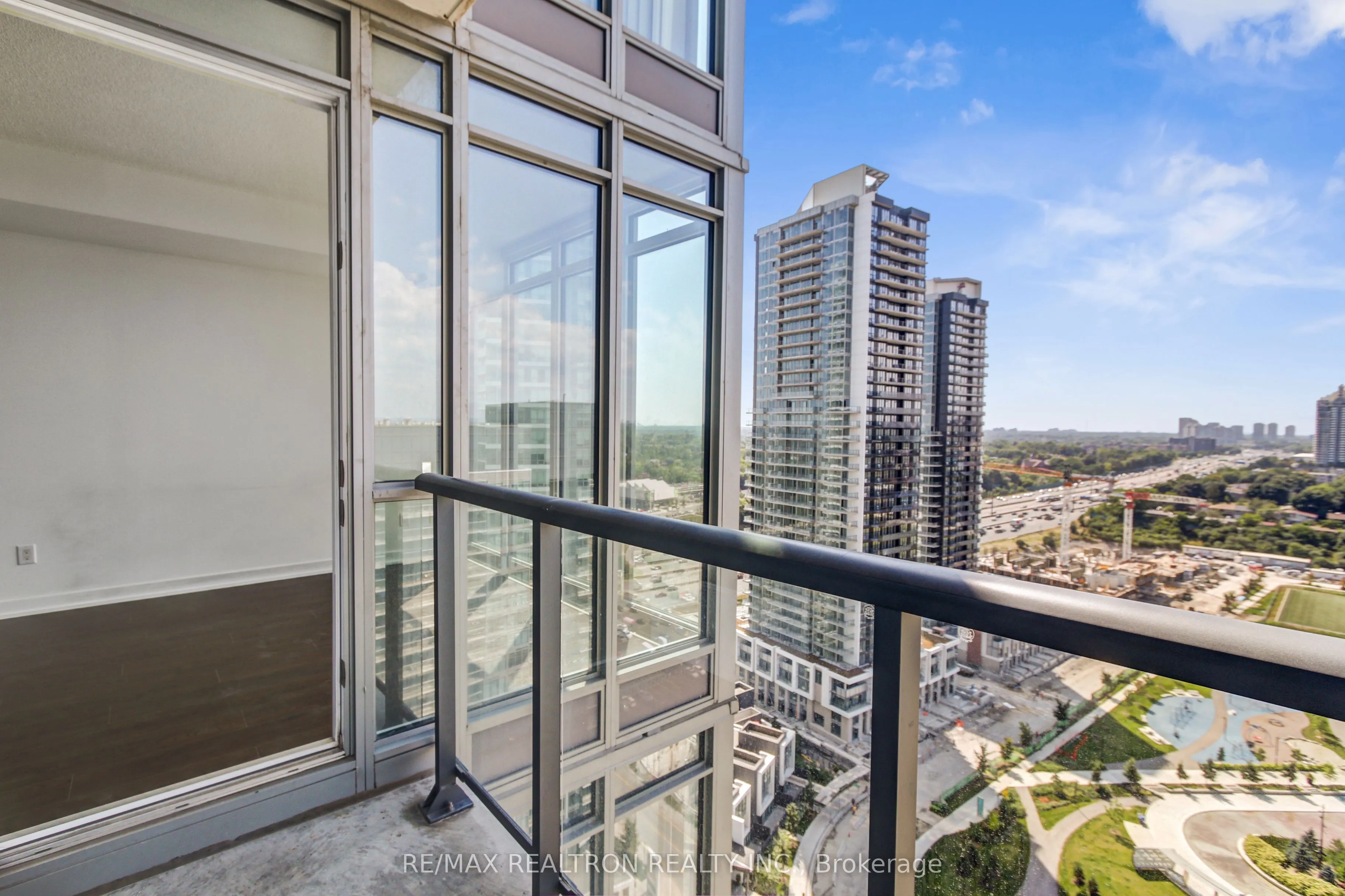 121 Mcmahon Drive, #2815