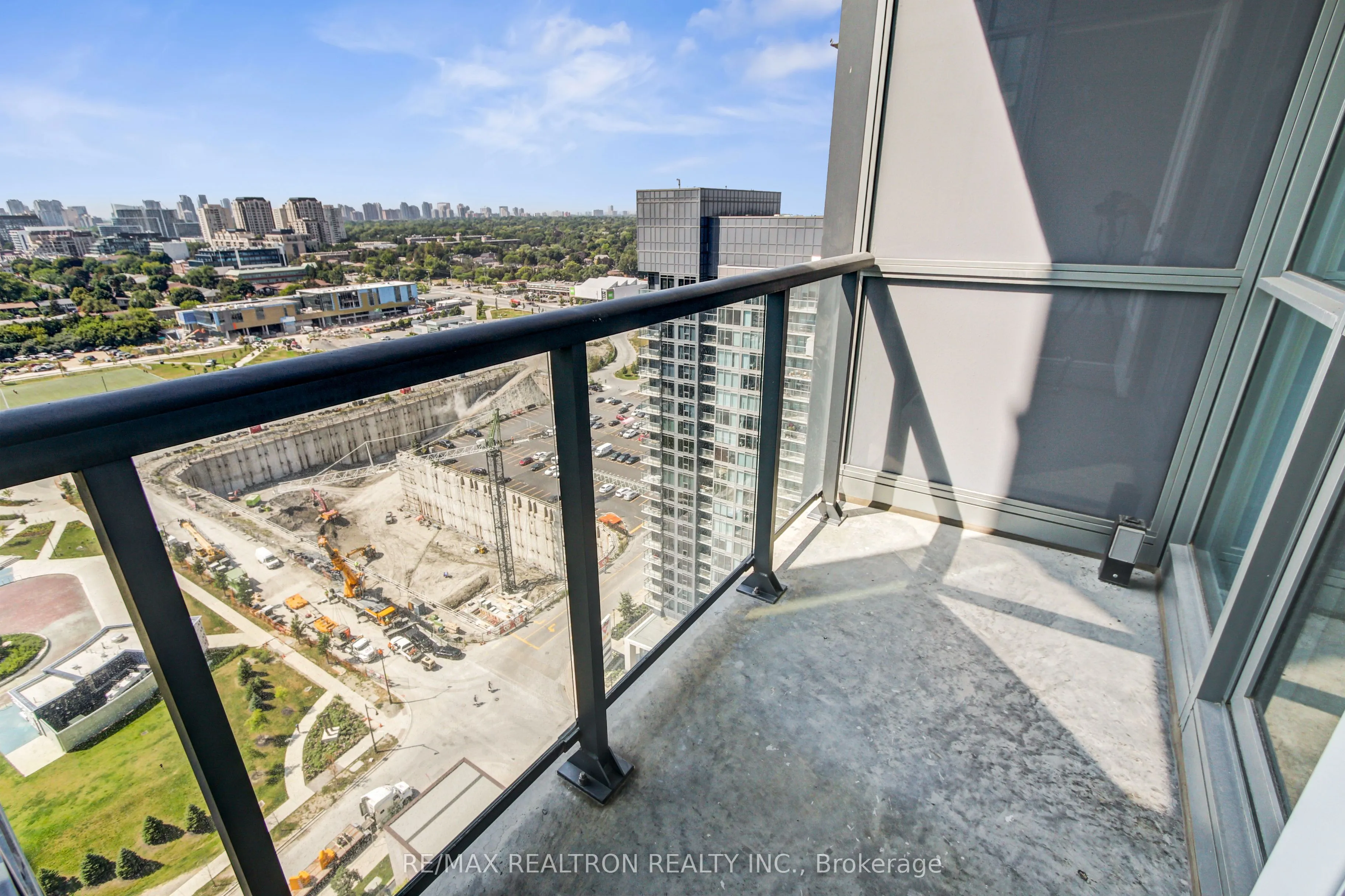 121 Mcmahon Drive, #2815