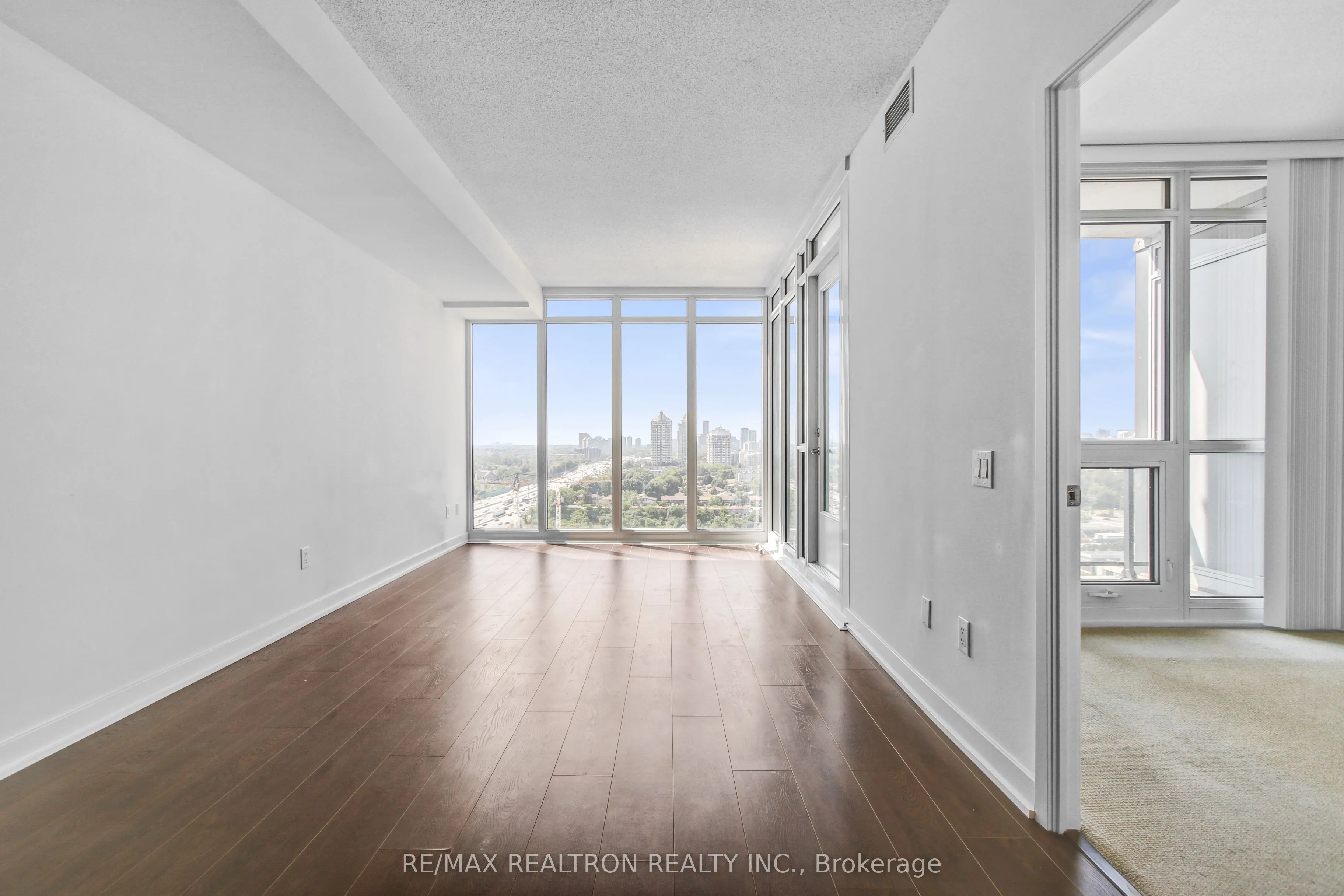 121 Mcmahon Drive, #2815
