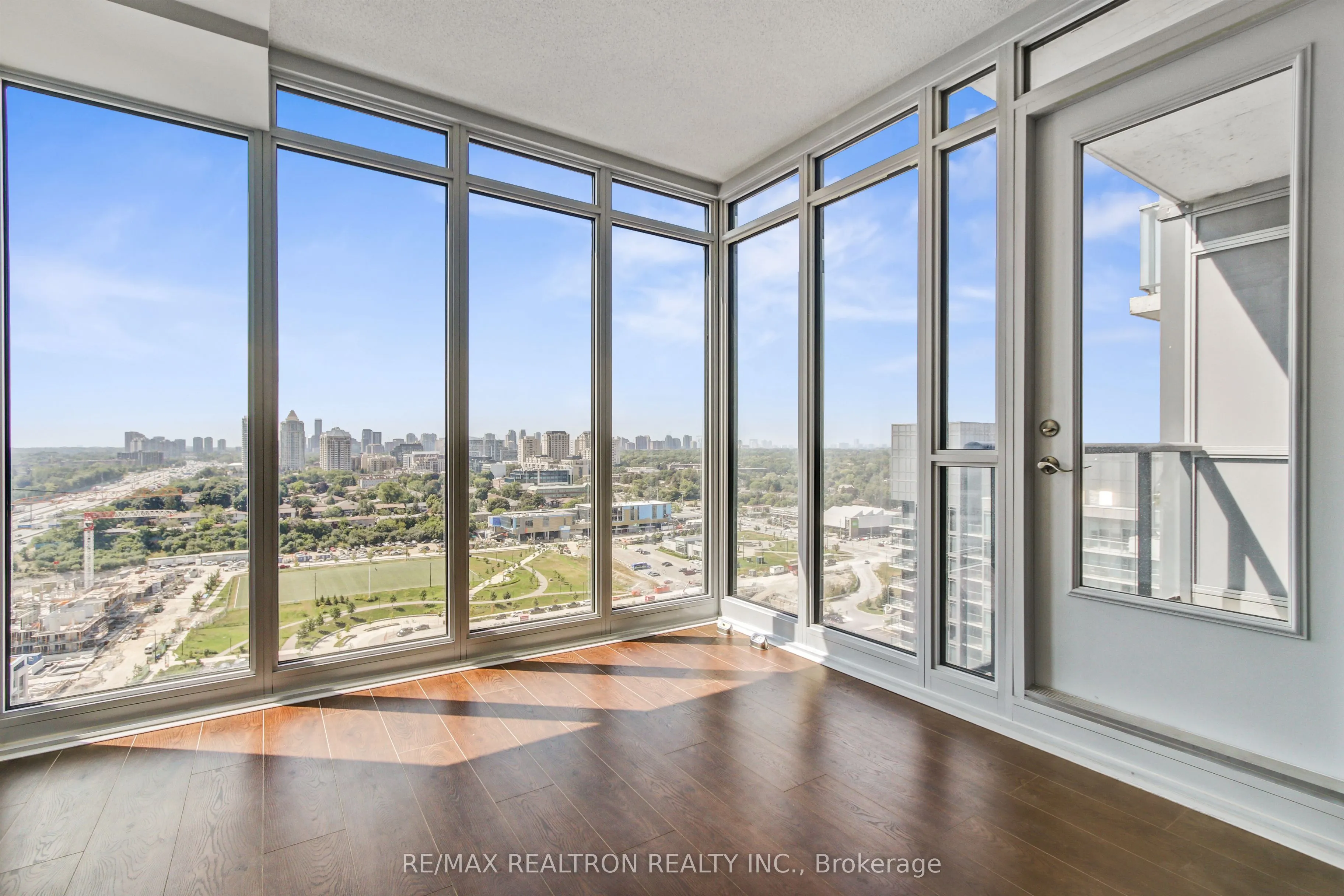 121 Mcmahon Drive, #2815