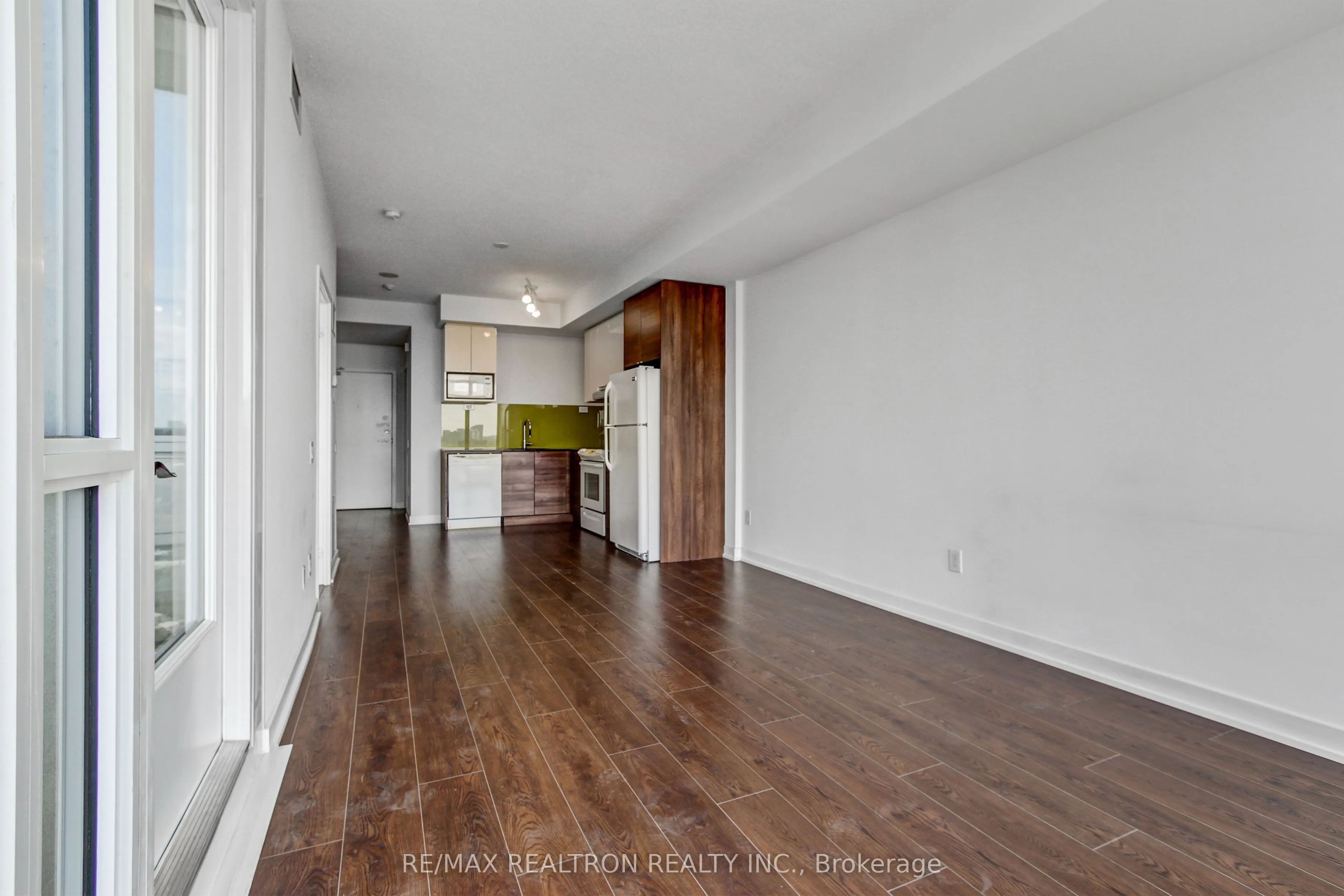 121 Mcmahon Drive, #2815