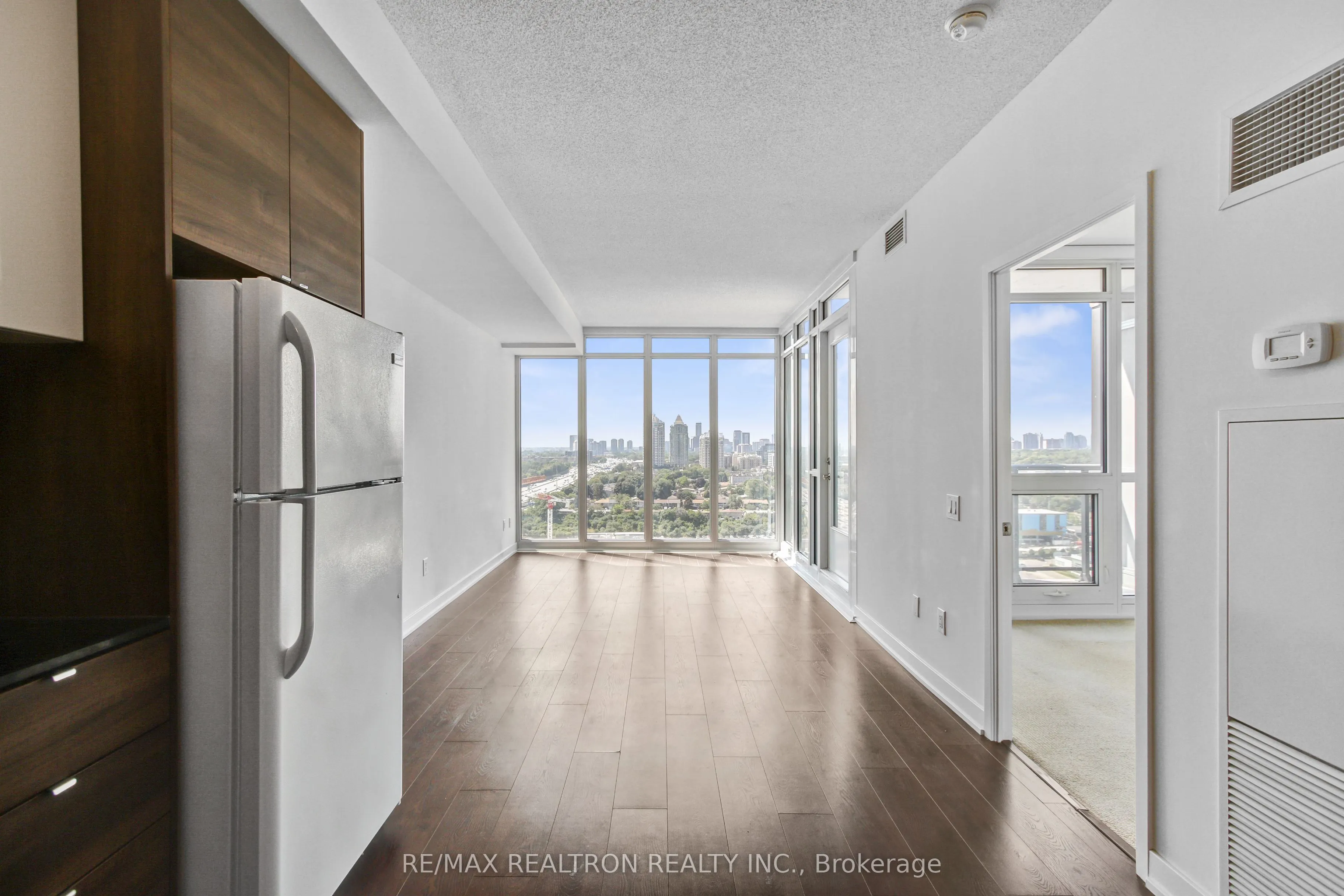121 Mcmahon Drive, #2815