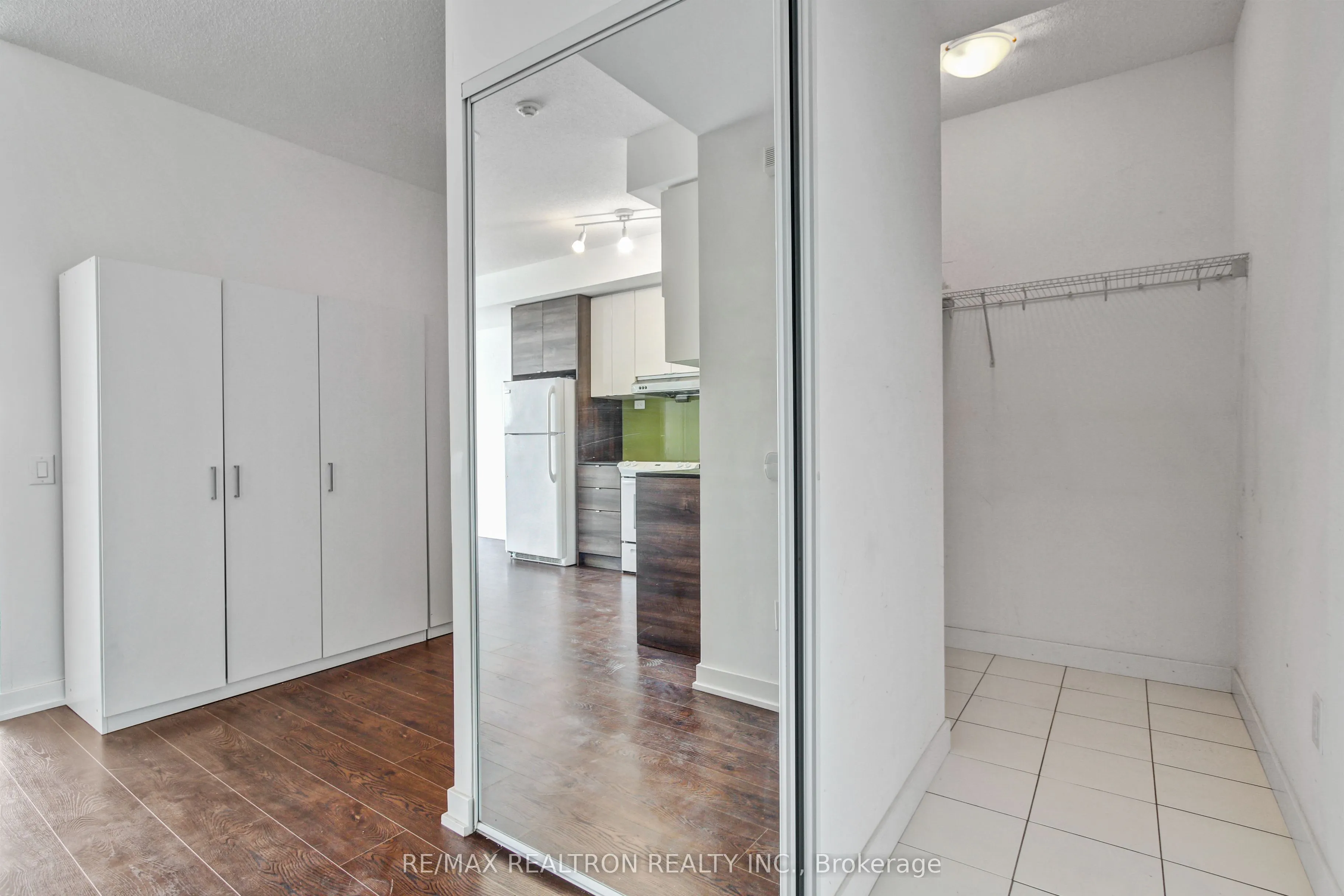 121 Mcmahon Drive, #2815