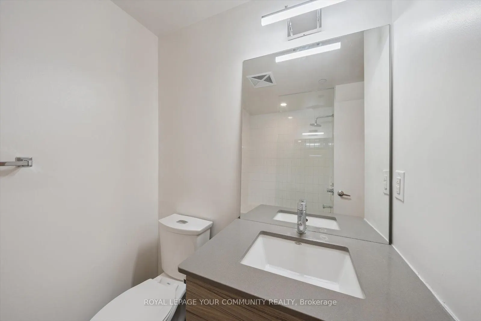 210 Simcoe Street, #1902
