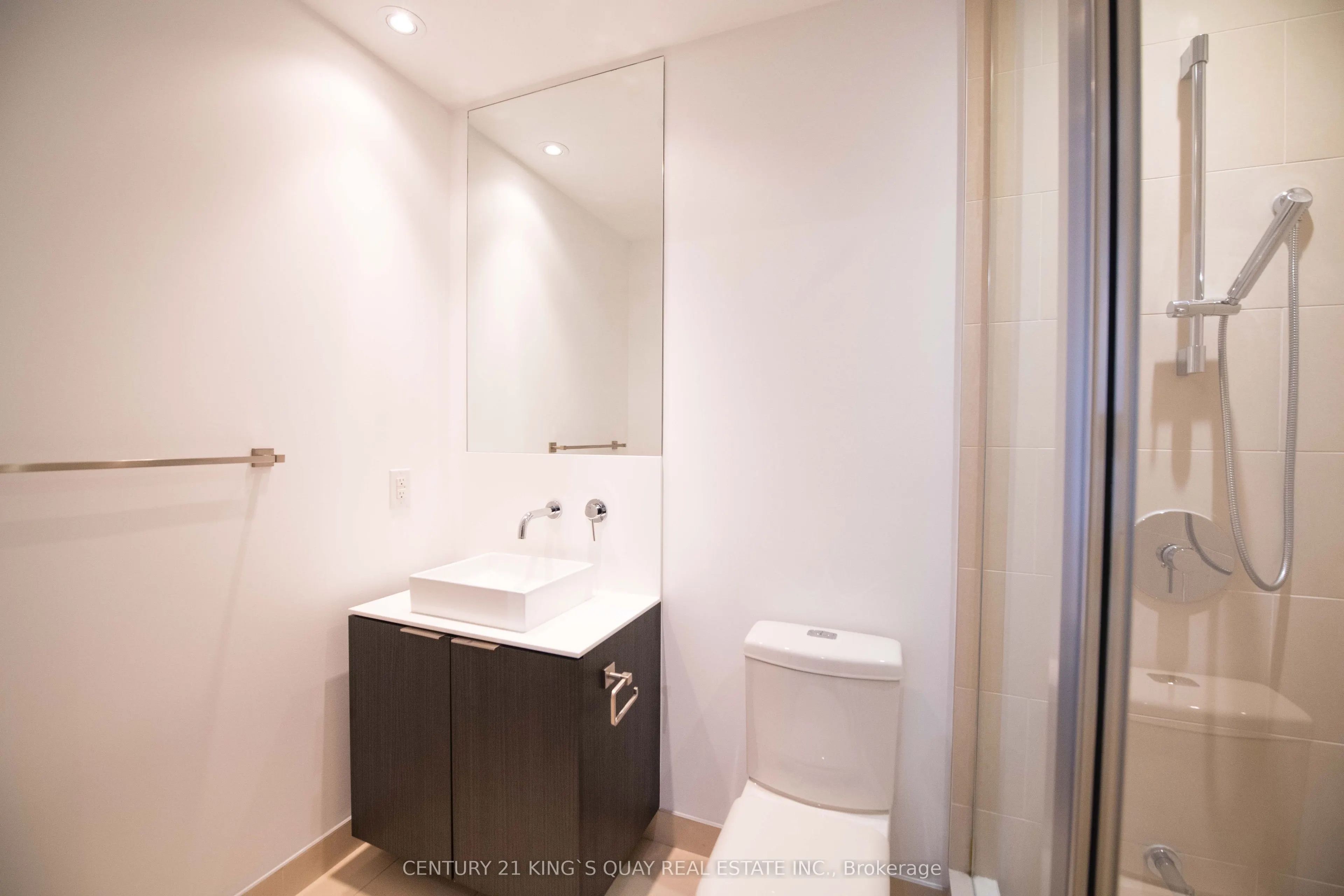 159 Dundas Street E, #3007