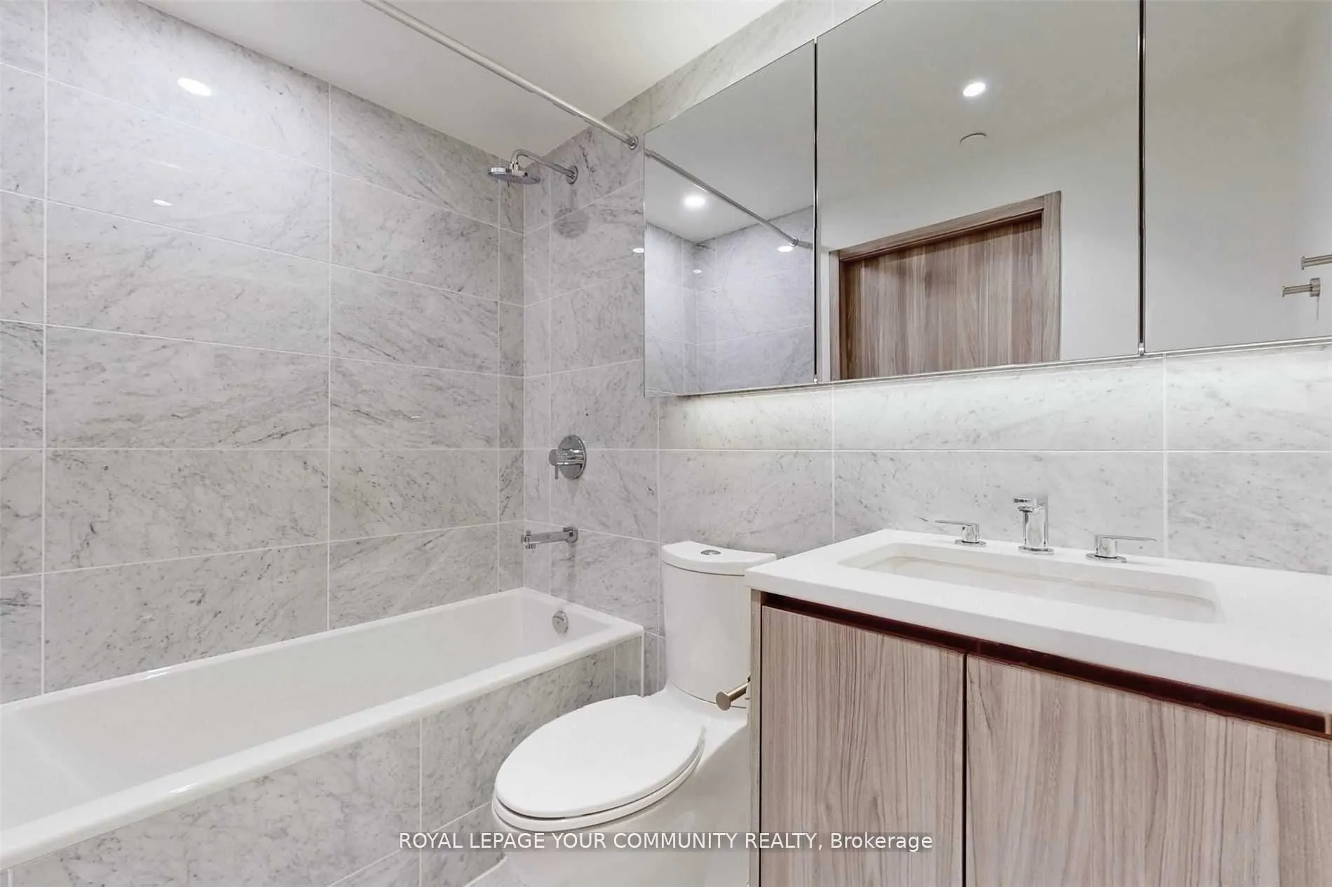 85 Mcmahon Drive, #2801