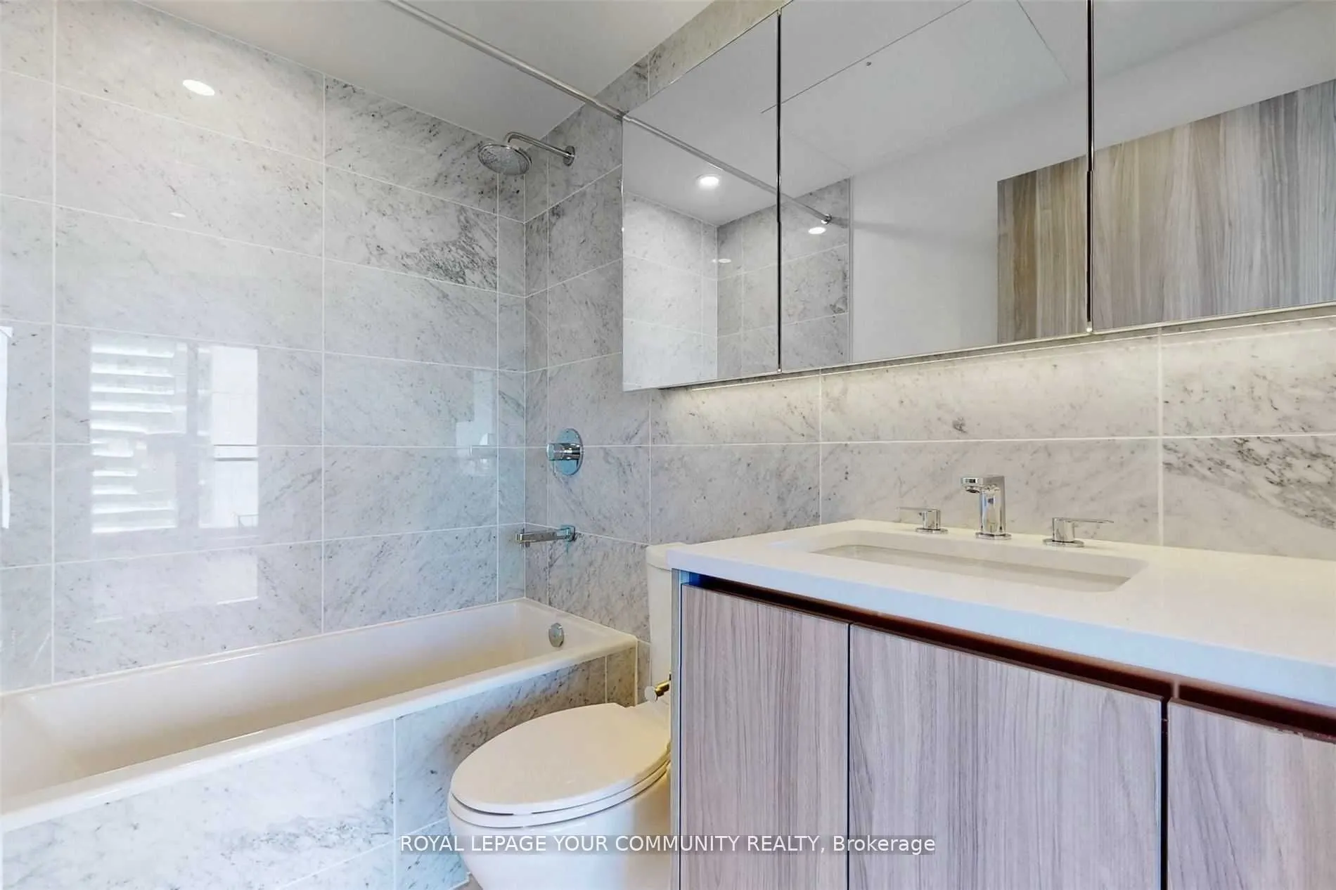 85 Mcmahon Drive, #2801