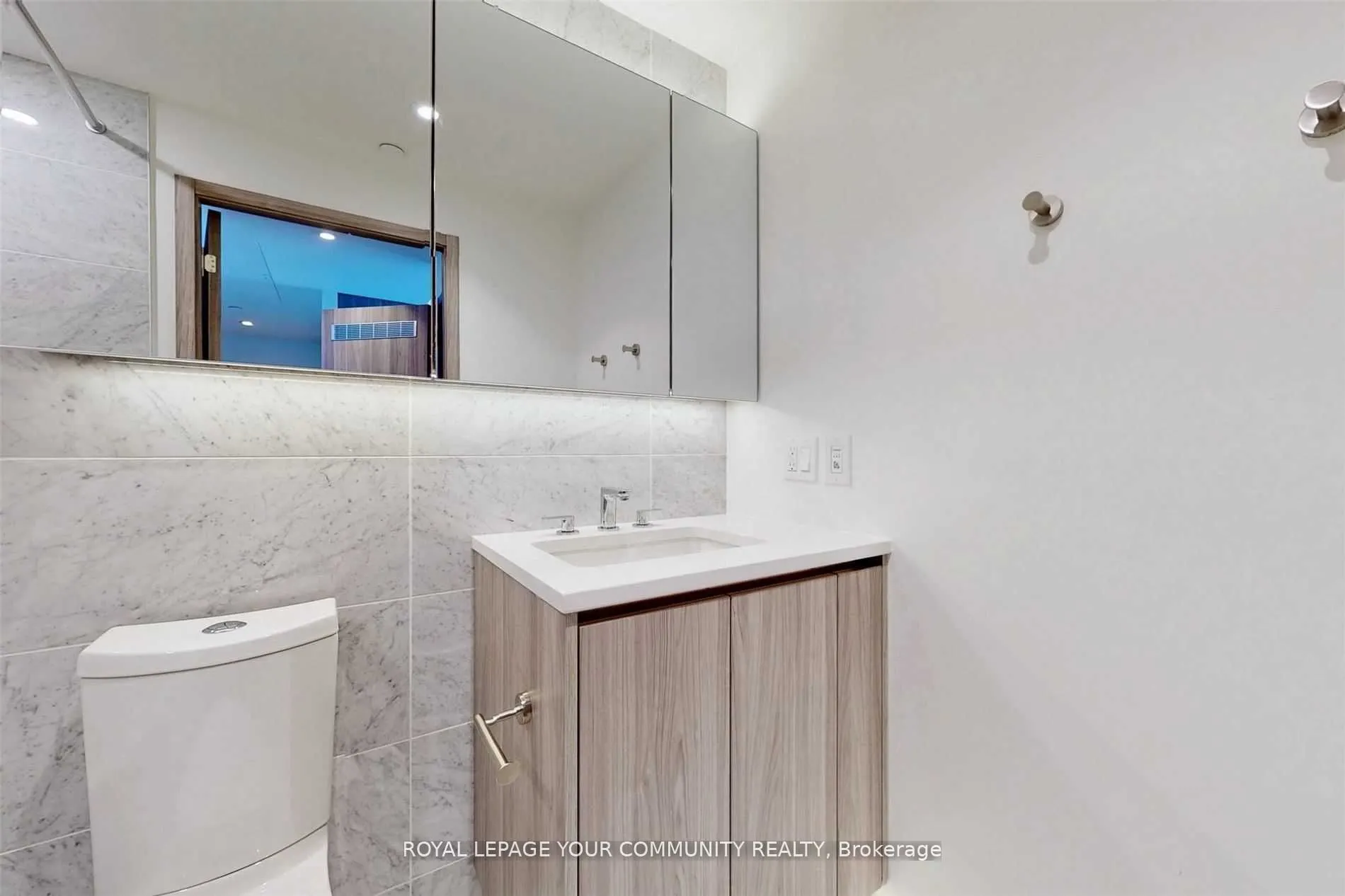 85 Mcmahon Drive, #2801