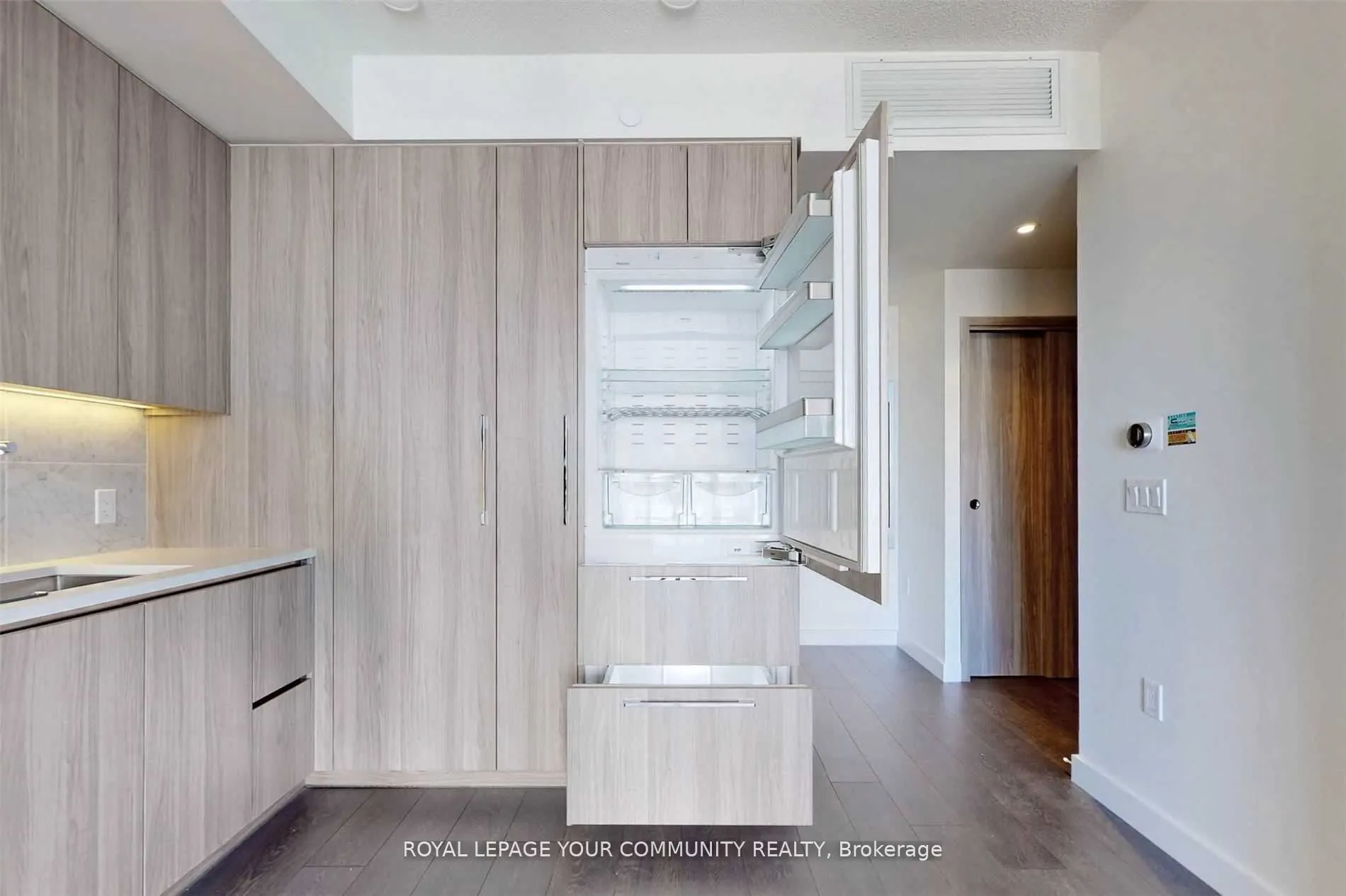 85 Mcmahon Drive, #2801