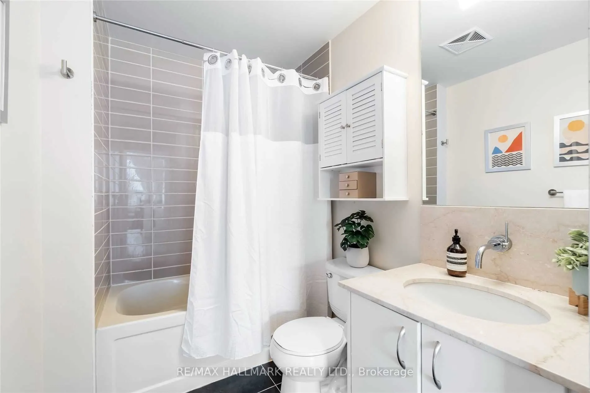 59 East Liberty Street, #2204