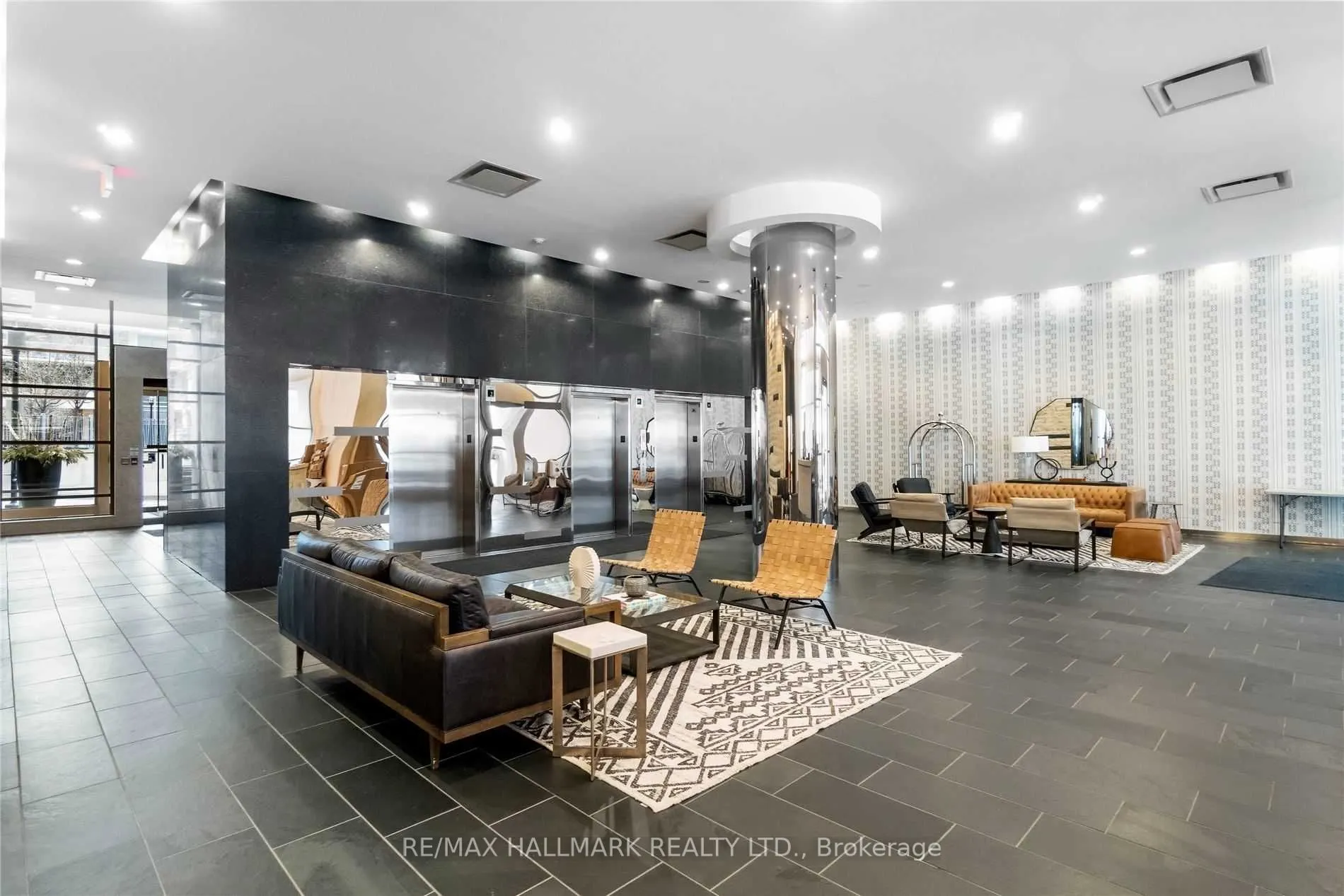 59 East Liberty Street, #2204