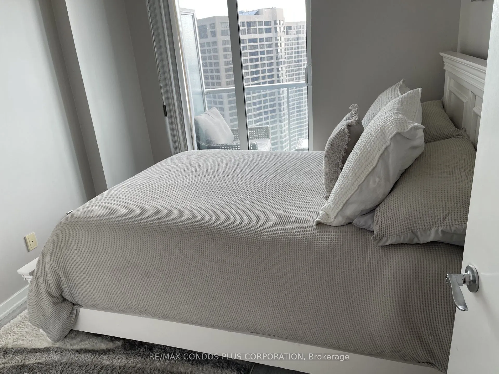 8 York Street, #3406