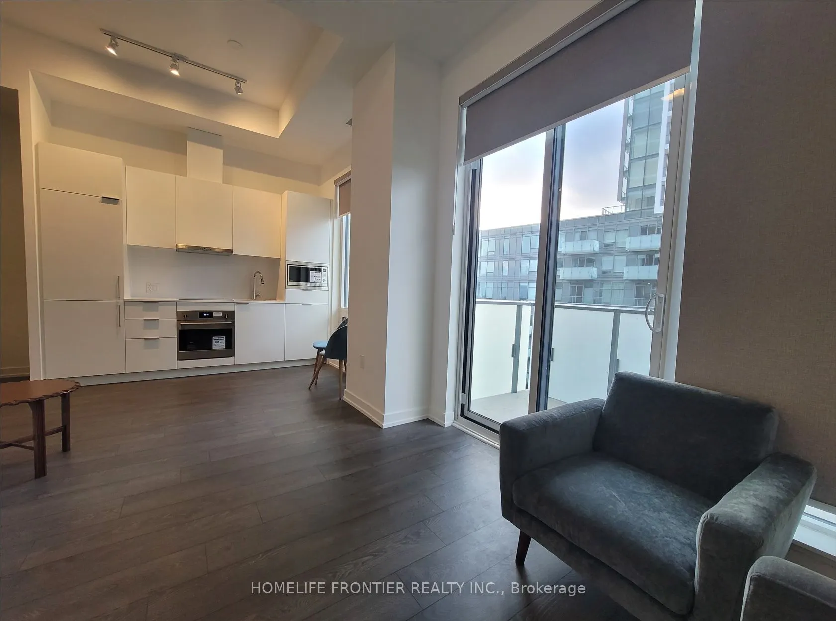 7 Golden Lion Heights, #907