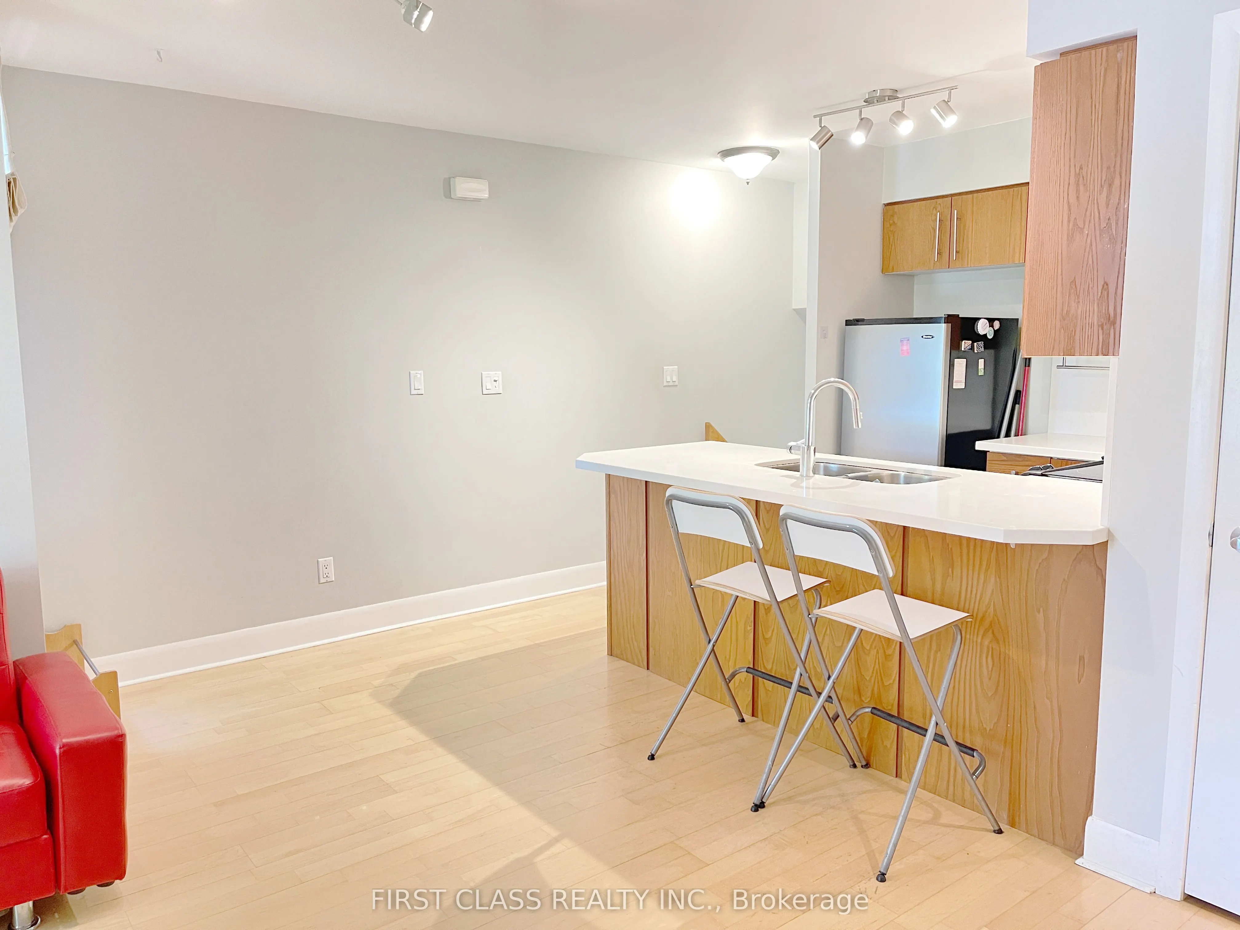415 Jarvis Street, #355