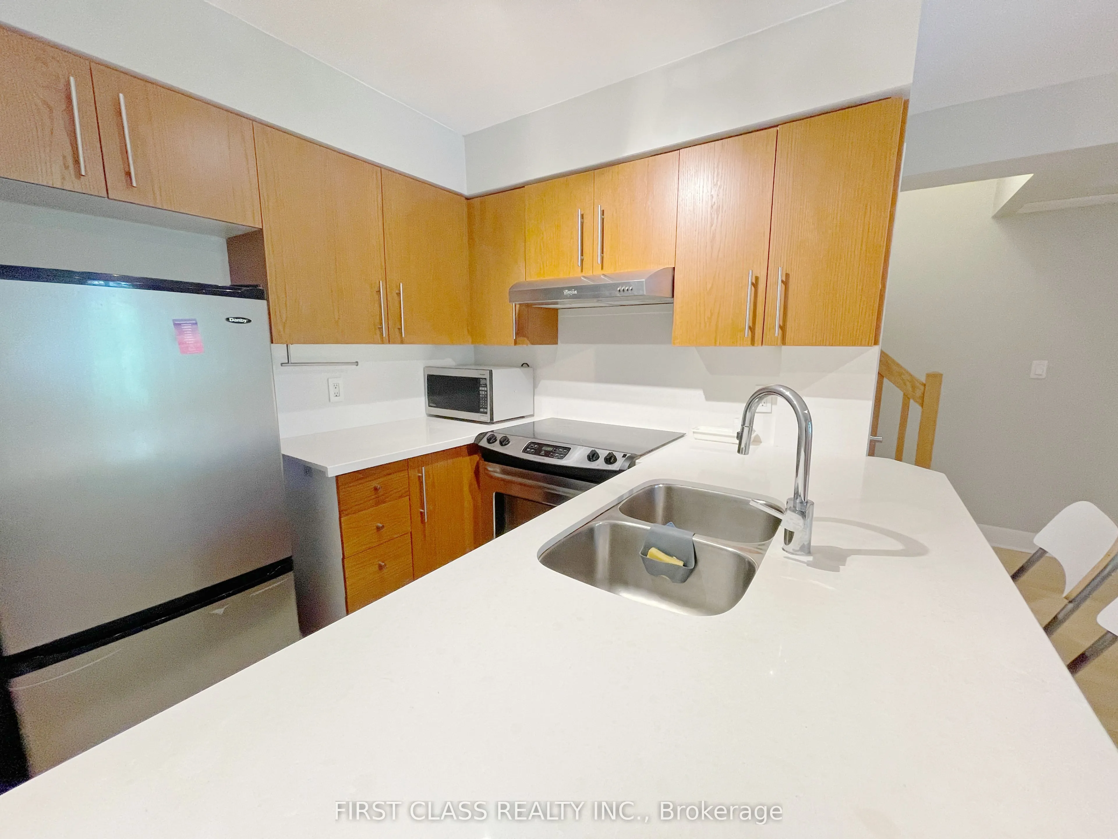 415 Jarvis Street, #355