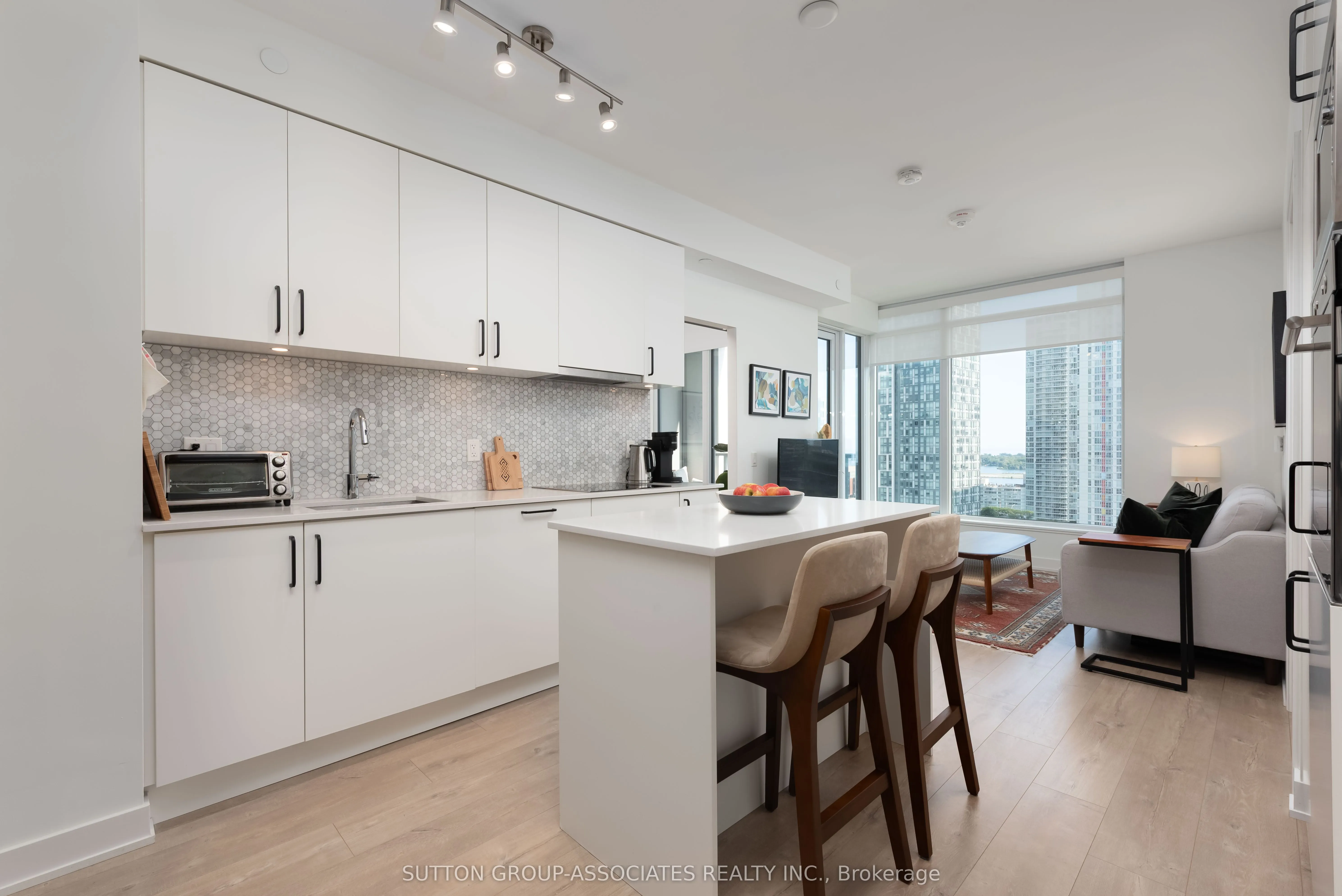 576 Front Street W, #1702
