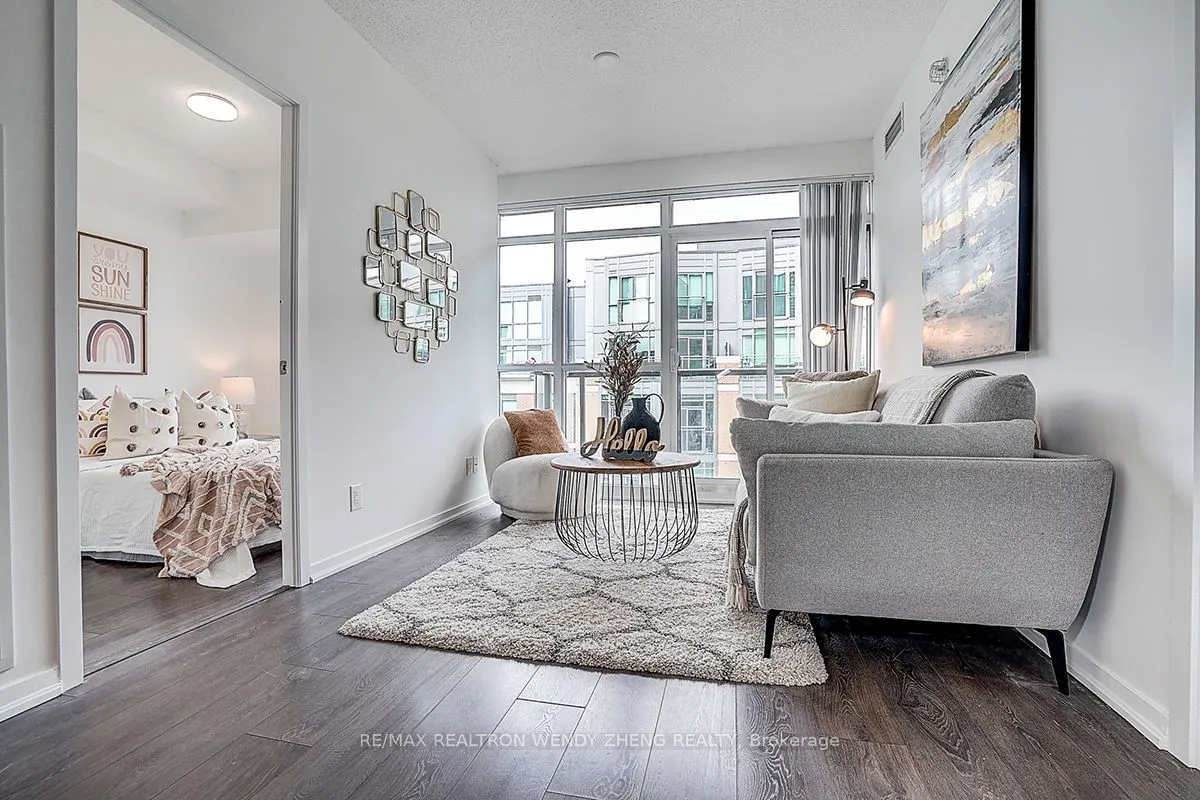 68 Abell Street, #827