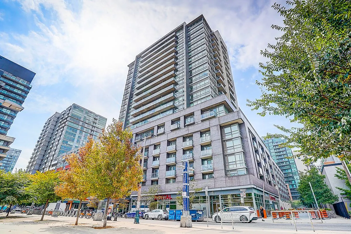 68 Abell Street, #827