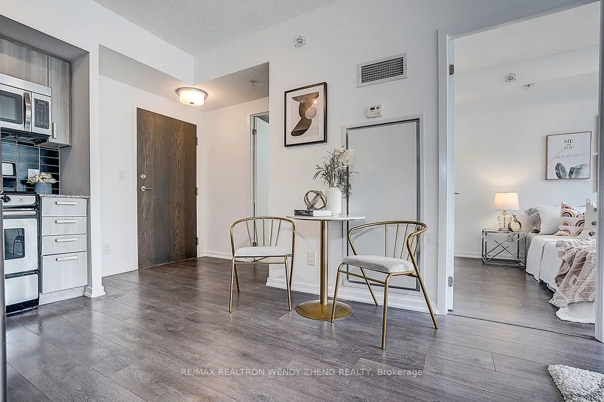 68 Abell Street, #827