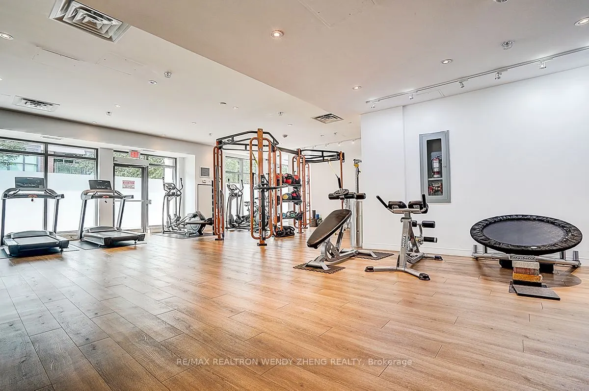 68 Abell Street, #827