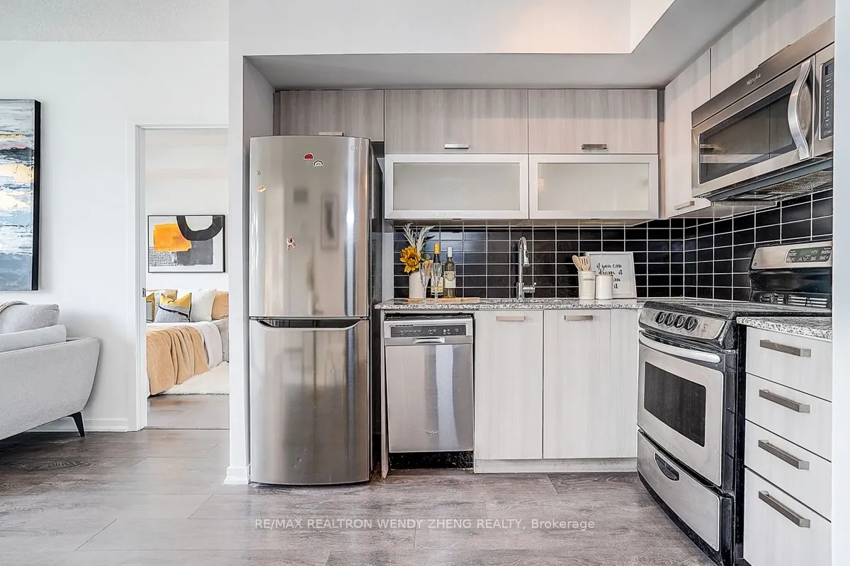 68 Abell Street, #827