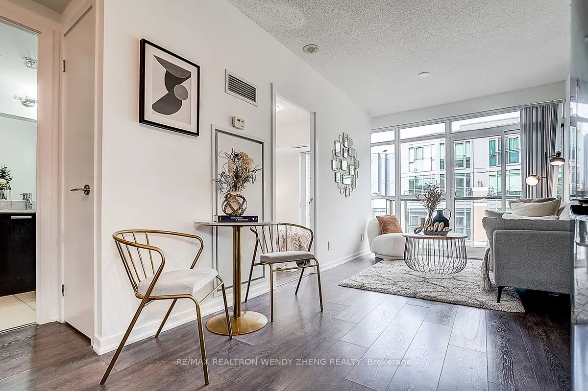 68 Abell Street, #827